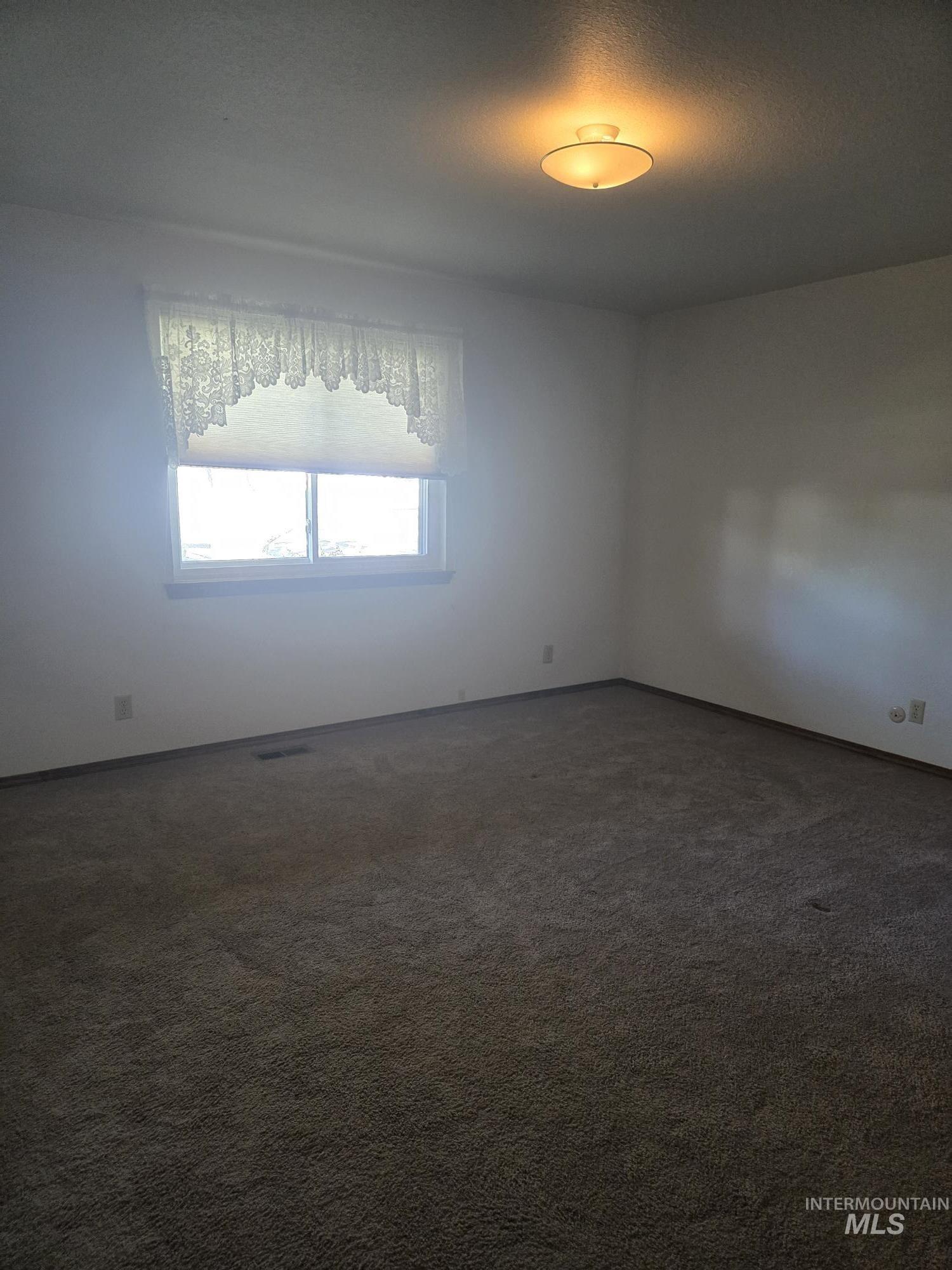994 N 13th E, Mountain Home, Idaho 83647, 3 Bedrooms, 2 Bathrooms, Residential For Sale, Price $330,000,MLS 98985670