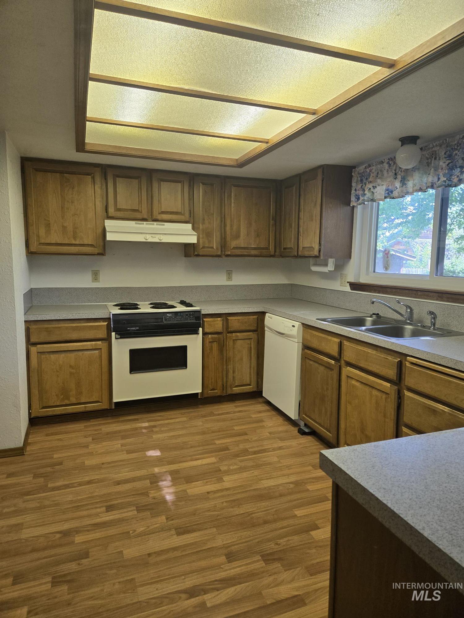 994 N 13th E, Mountain Home, Idaho 83647, 3 Bedrooms, 2 Bathrooms, Residential For Sale, Price $330,000,MLS 98985670