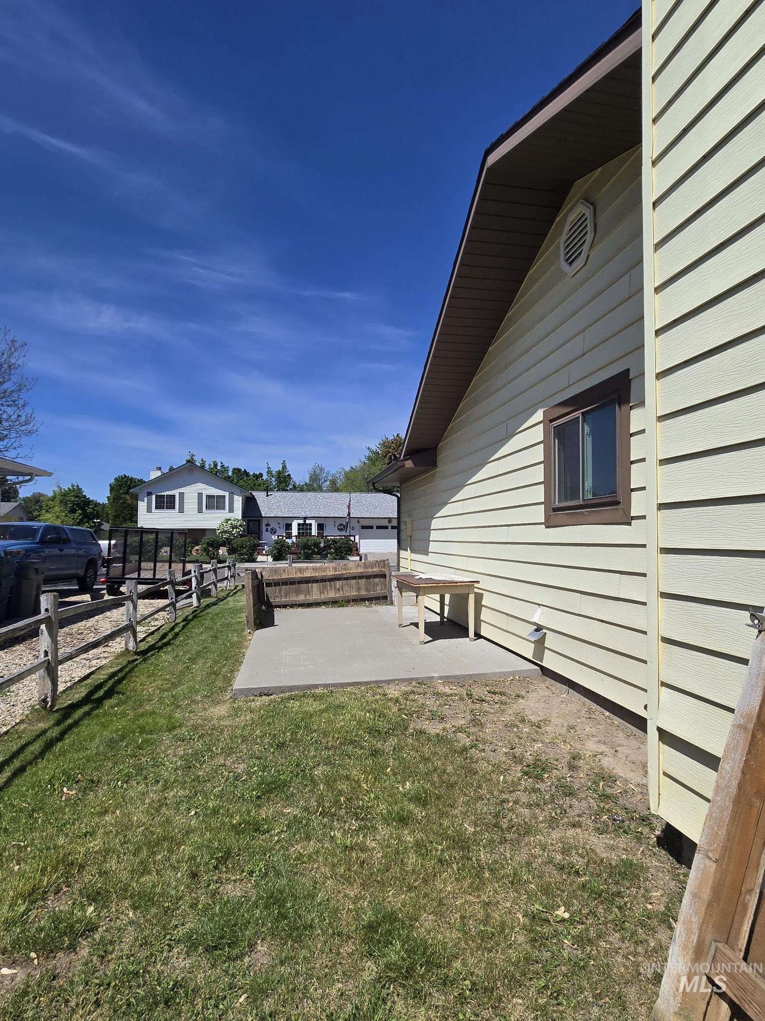 994 N 13th E, Mountain Home, Idaho 83647, 3 Bedrooms, 2 Bathrooms, Residential For Sale, Price $330,000,MLS 98985670