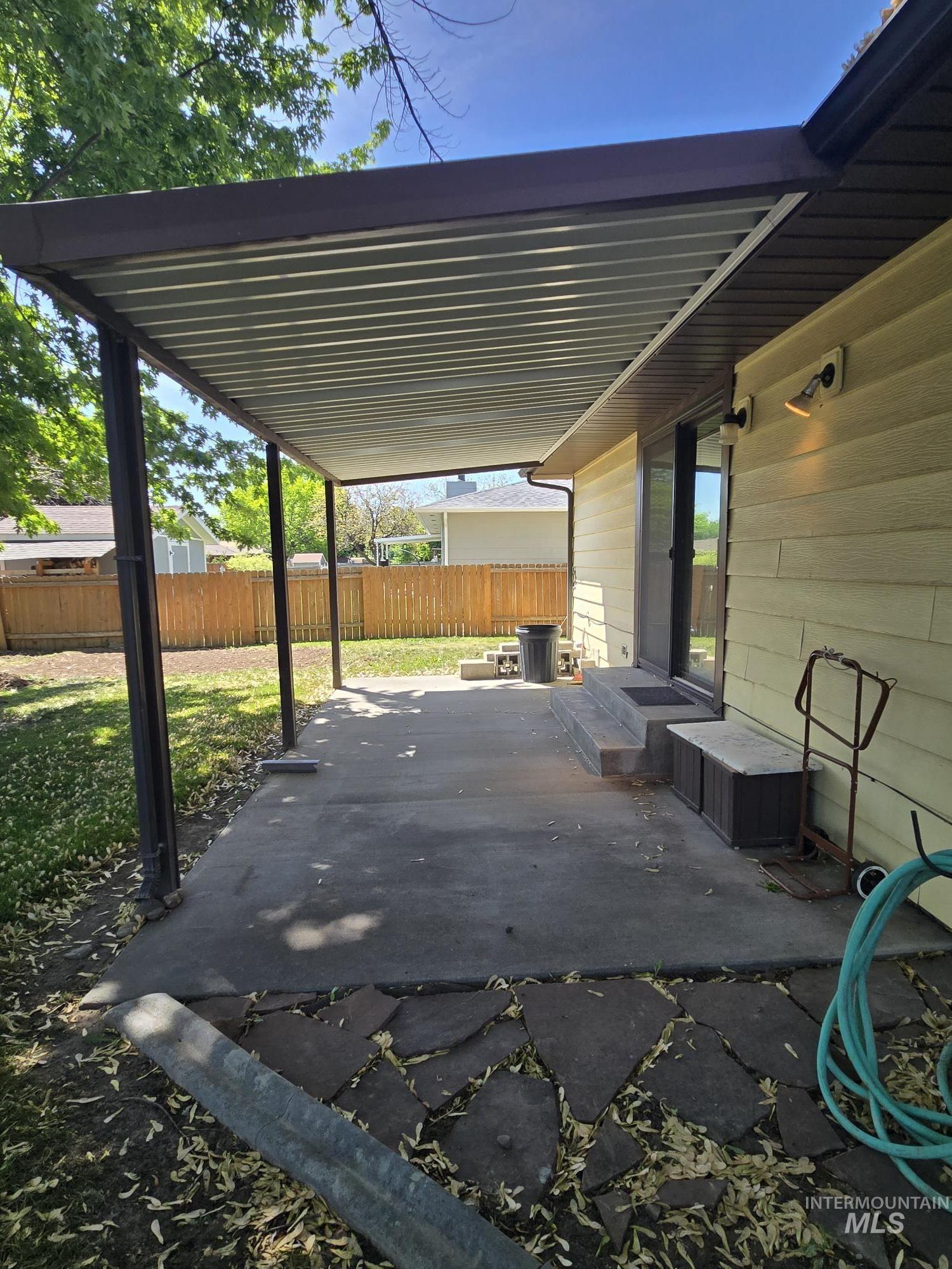 994 N 13th E, Mountain Home, Idaho 83647, 3 Bedrooms, 2 Bathrooms, Residential For Sale, Price $330,000,MLS 98985670