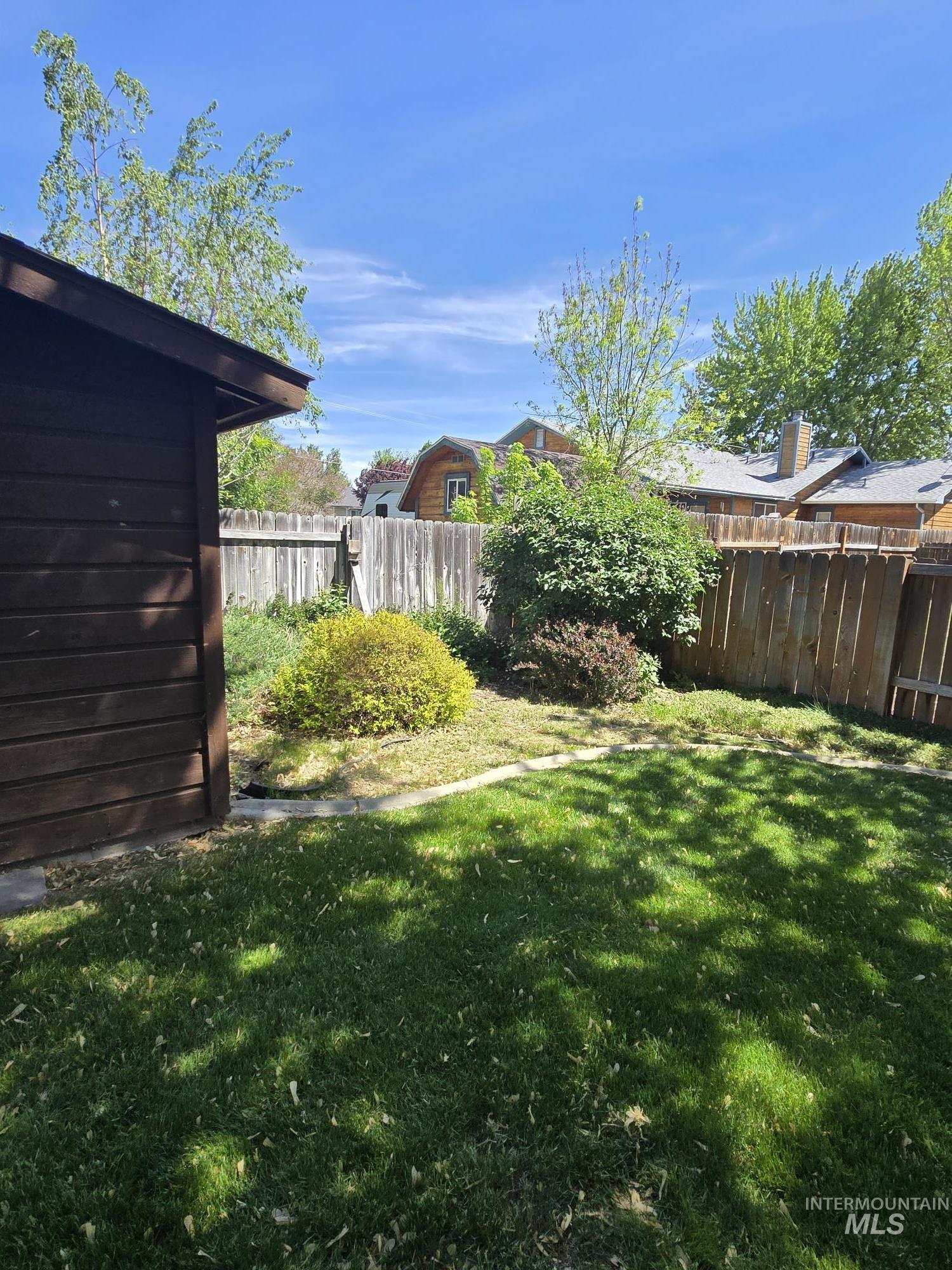 994 N 13th E, Mountain Home, Idaho 83647, 3 Bedrooms, 2 Bathrooms, Residential For Sale, Price $330,000,MLS 98985670