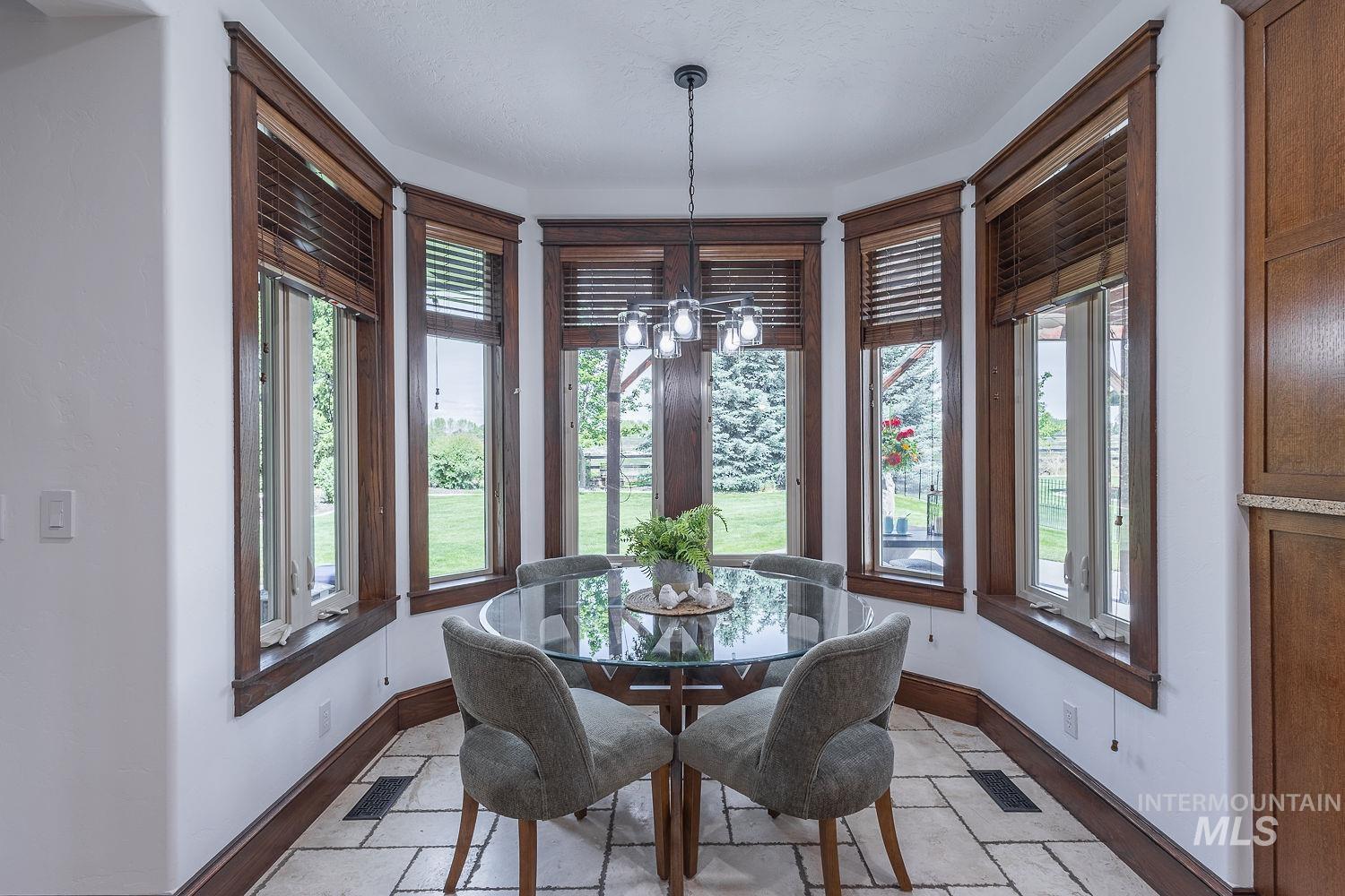 7982 S Old Farm Lane, Meridian, Idaho 83642, 4 Bedrooms, 6 Bathrooms, Residential For Sale, Price $1,699,000, 98985672