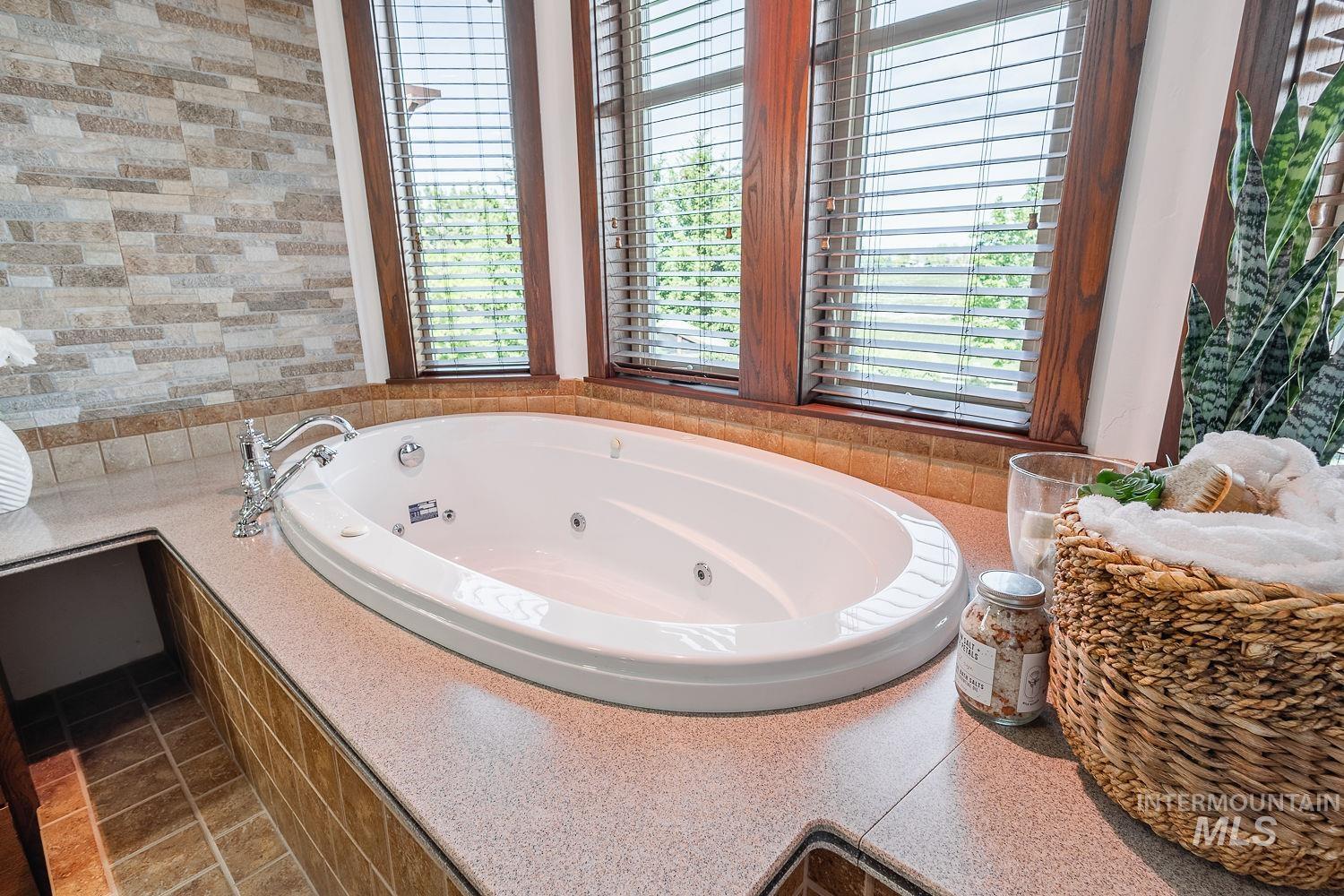 7982 S Old Farm Lane, Meridian, Idaho 83642, 4 Bedrooms, 6 Bathrooms, Residential For Sale, Price $1,699,000, 98985672