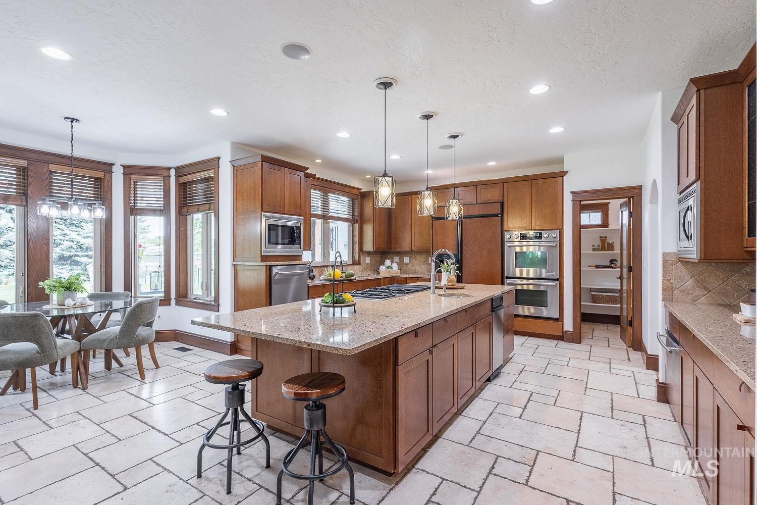7982 S Old Farm Lane, Meridian, Idaho 83642, 4 Bedrooms, 6 Bathrooms, Residential For Sale, Price $1,699,000, 98985672