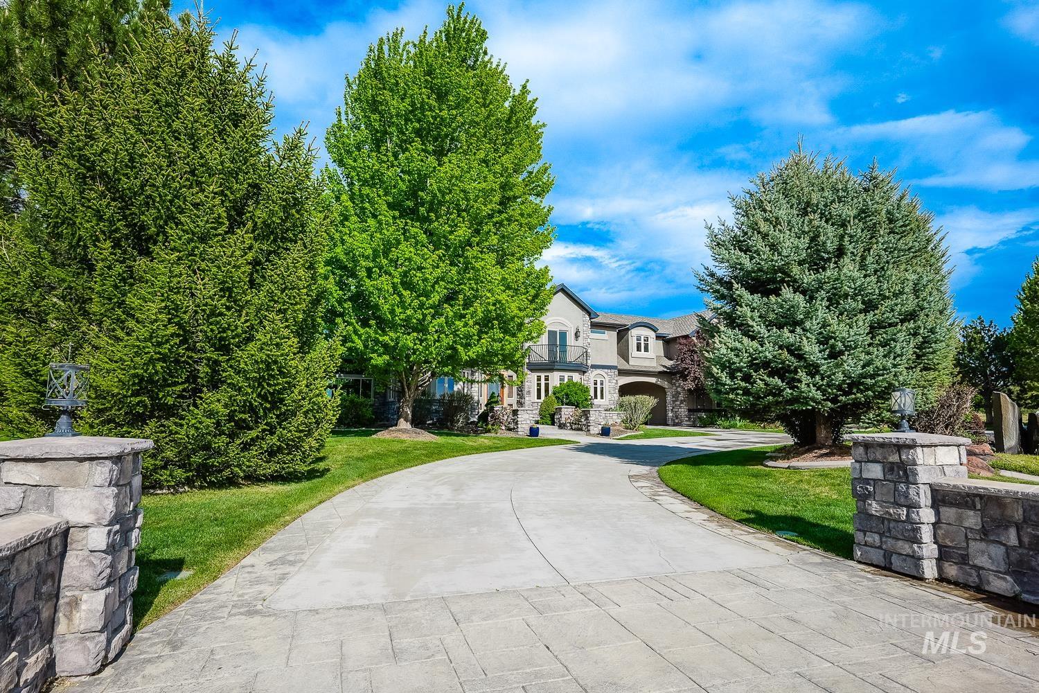 7982 S Old Farm Lane, Meridian, Idaho 83642, 3 Bedrooms, 6 Bathrooms, Residential For Sale, Price $1,777,000,MLS 98985672