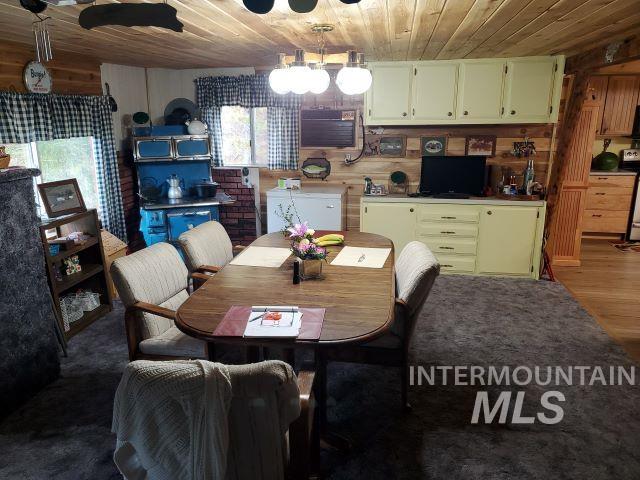 3460 American River Rd, Elk City, Idaho 83525, 3 Bedrooms, 2 Bathrooms, Residential For Sale, Price $525,000,MLS 98985673