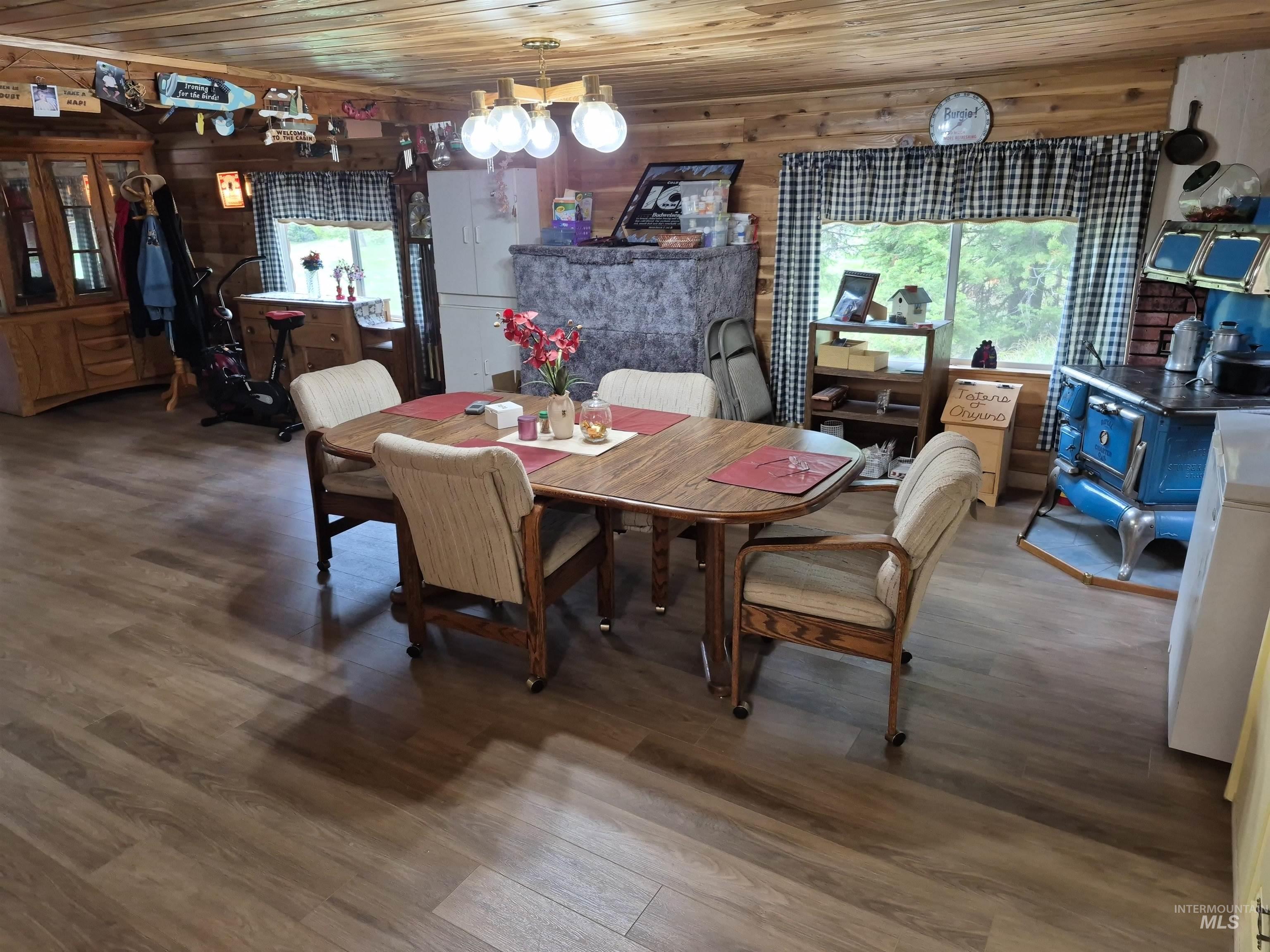 3460 American River Rd, Elk City, Idaho 83525, 3 Bedrooms, 2 Bathrooms, Residential For Sale, Price $525,000,MLS 98985673