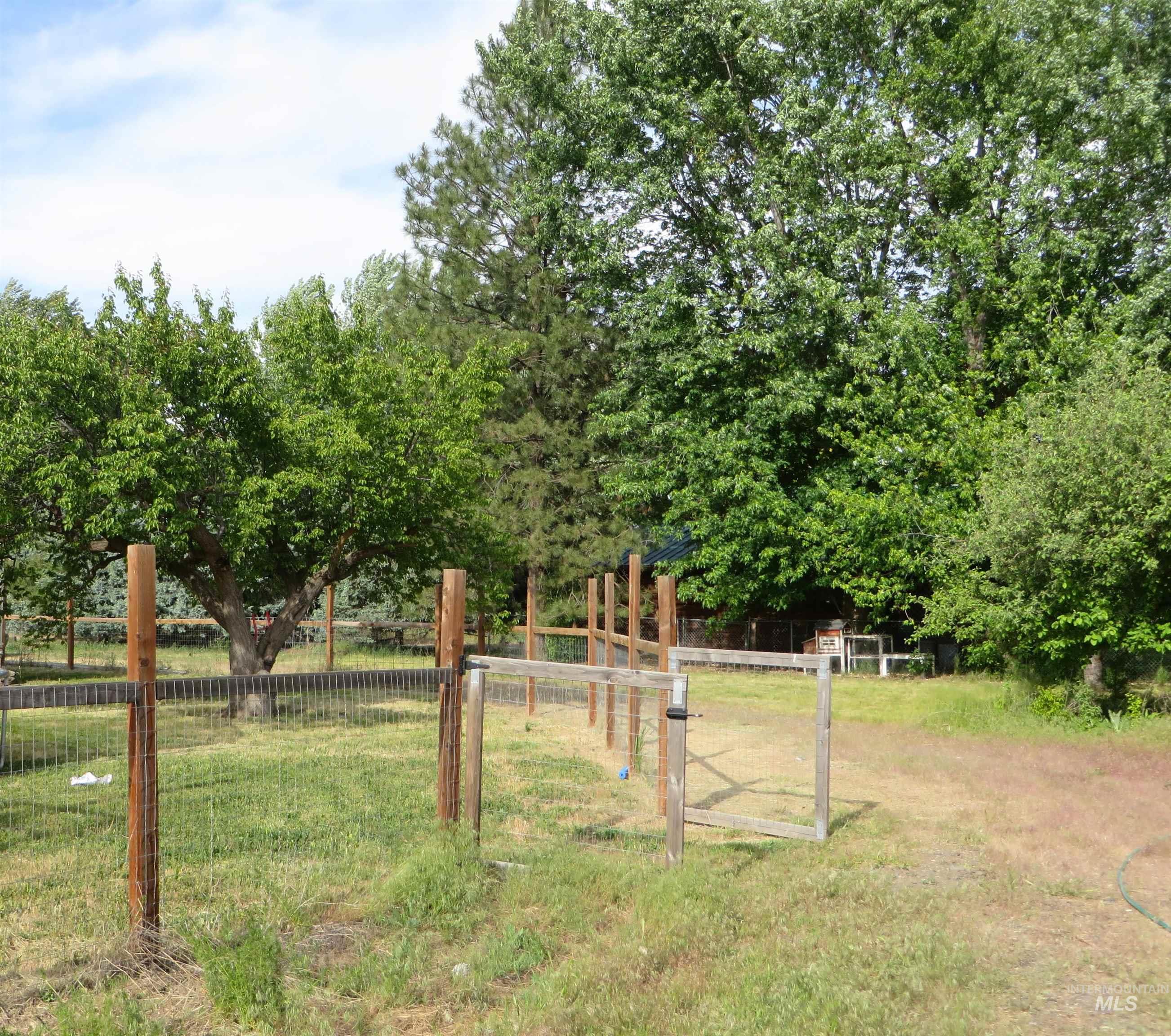 937 Indianhead Road, Weiser, Idaho 83672, 3 Bedrooms, 2 Bathrooms, Residential For Sale, Price $299,900,MLS 98985674
