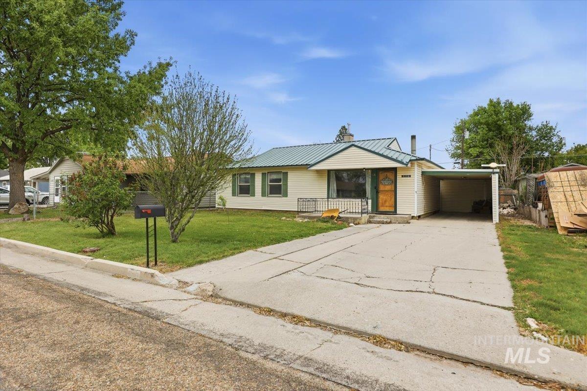 116 Palo Alto, Caldwell, Idaho 83605, 3 Bedrooms, 1 Bathroom, Residential For Sale, Price $260,000,MLS 98985675