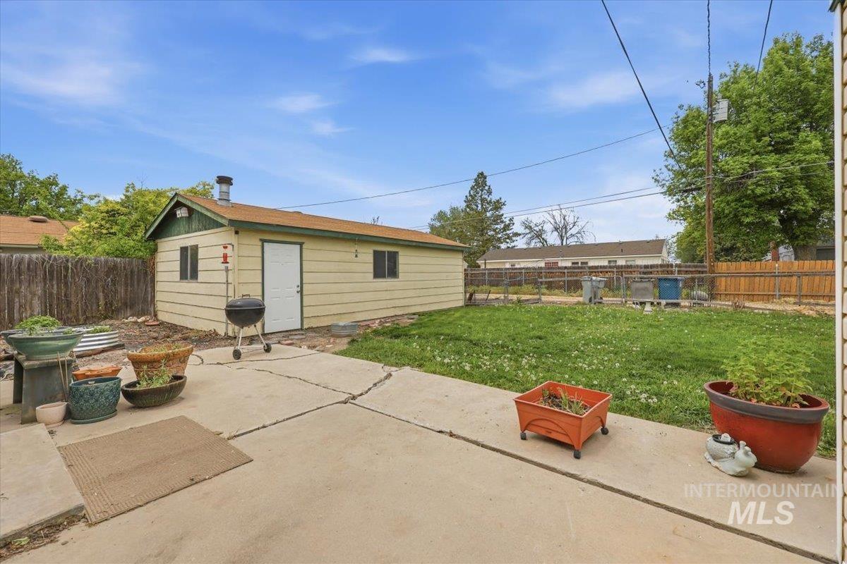 116 Palo Alto, Caldwell, Idaho 83605, 3 Bedrooms, 1 Bathroom, Residential For Sale, Price $260,000,MLS 98985675
