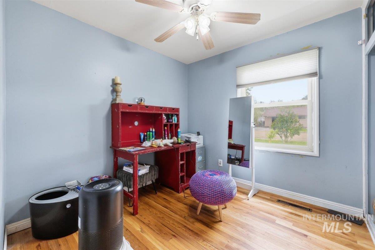 116 Palo Alto, Caldwell, Idaho 83605, 3 Bedrooms, 1 Bathroom, Residential For Sale, Price $260,000,MLS 98985675