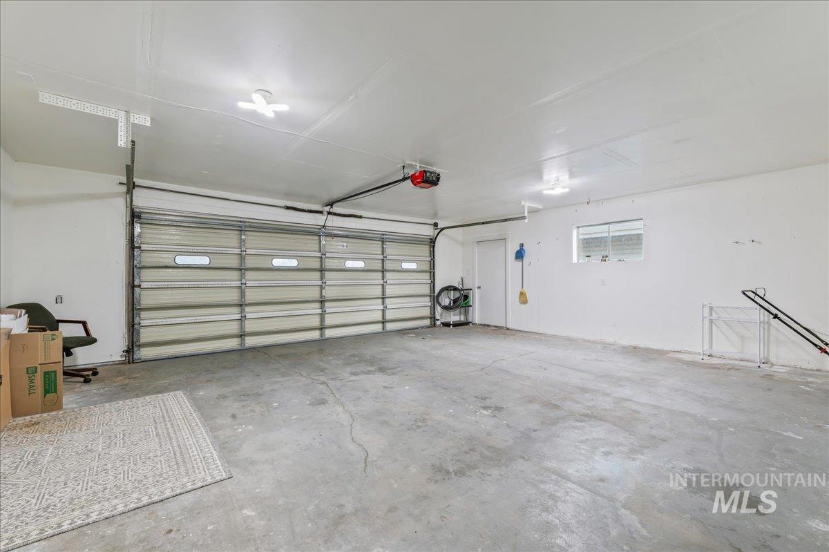 402 W 4TH N, Mountain Home, Idaho 83647, 3 Bedrooms, 2 Bathrooms, Residential For Sale, Price $319,900,MLS 98985677