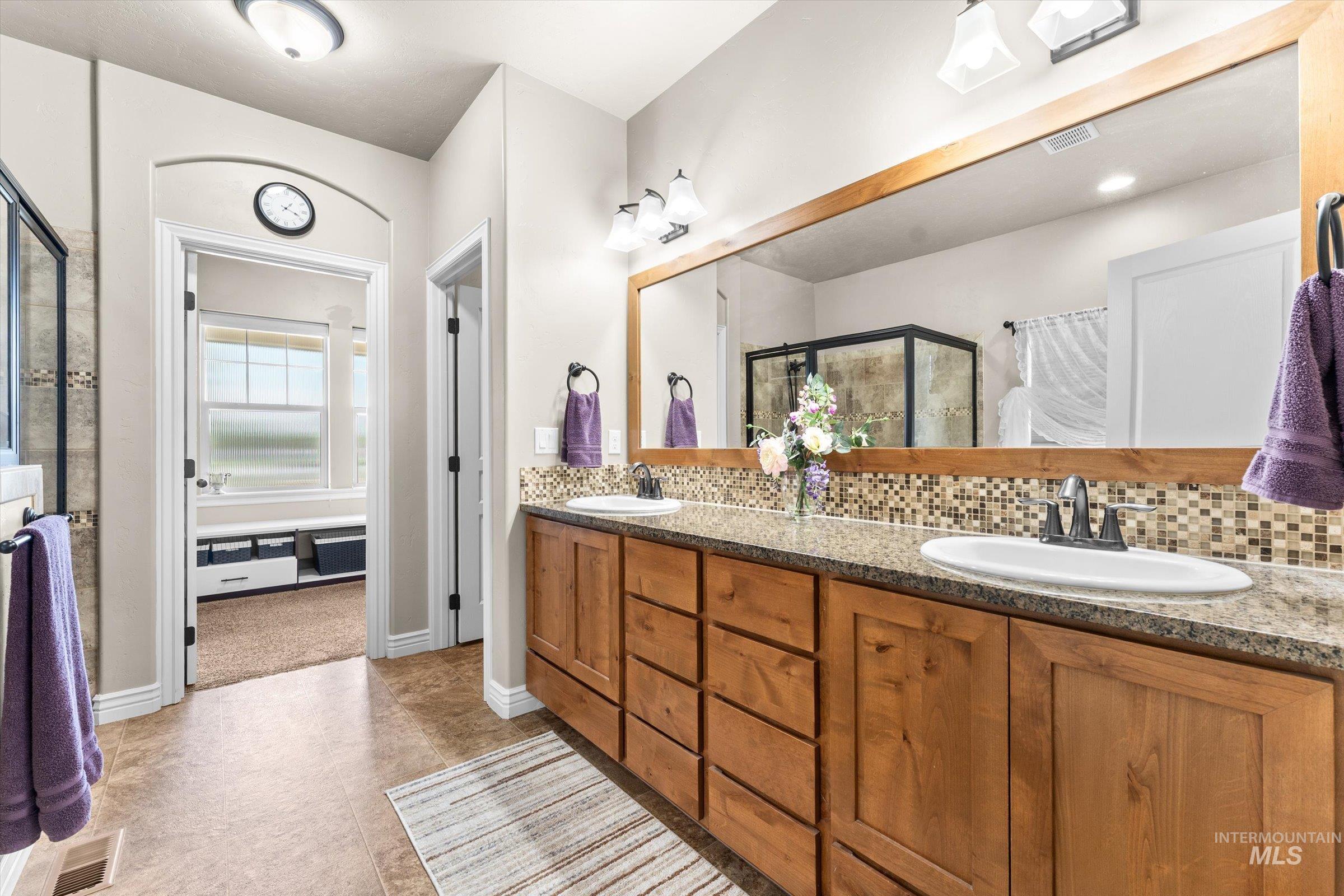 4868 W Rosslare Dr, Eagle, Idaho 83616, 4 Bedrooms, 2.5 Bathrooms, Residential For Sale, Price $699,900, 98985678