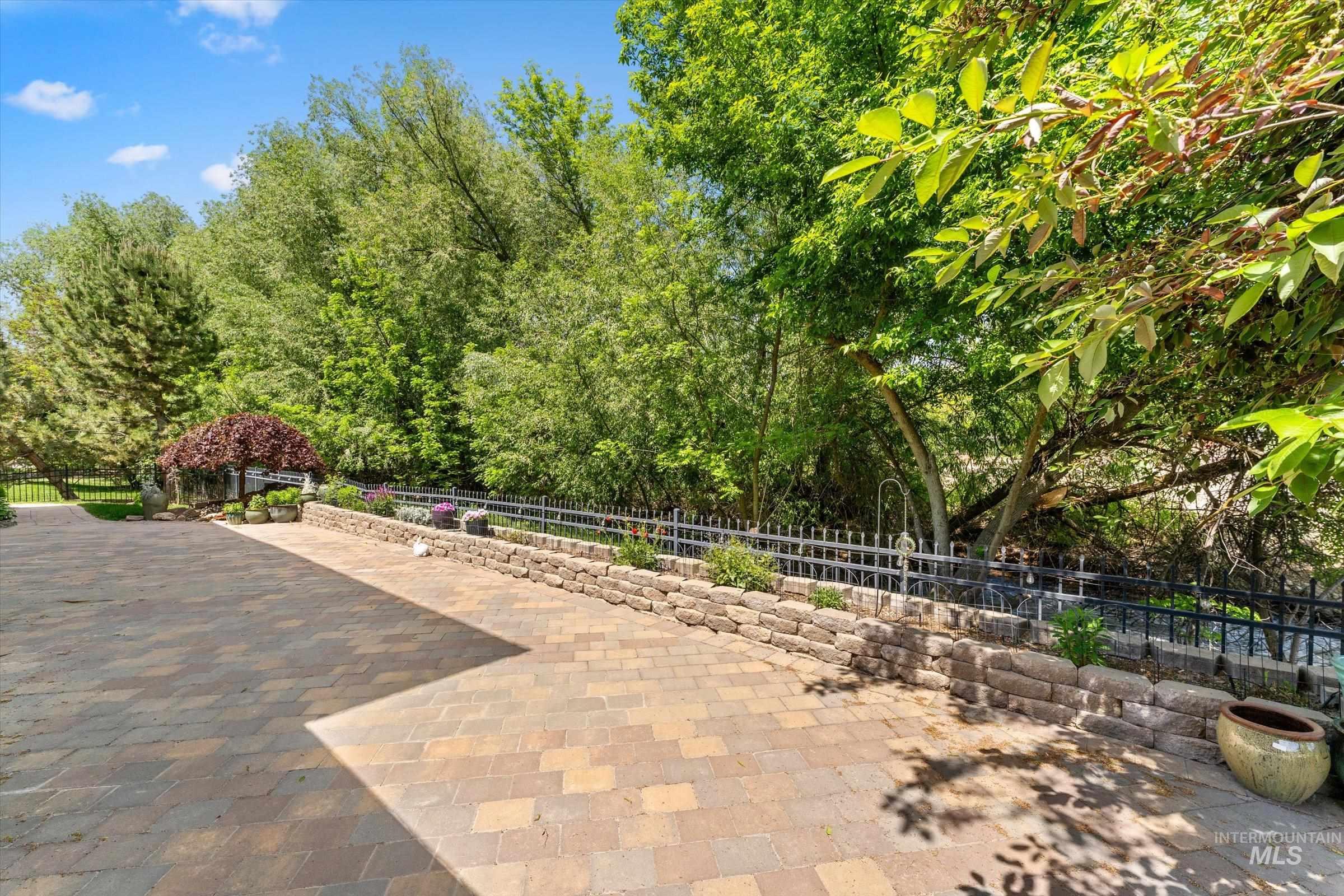 4868 W Rosslare Dr, Eagle, Idaho 83616, 4 Bedrooms, 2.5 Bathrooms, Residential For Sale, Price $699,900, 98985678