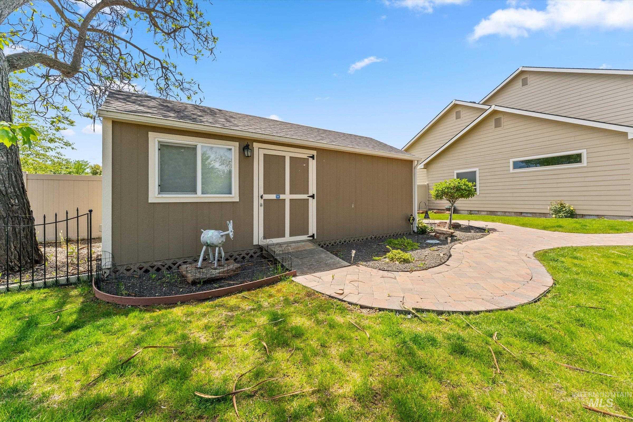4868 W Rosslare Dr, Eagle, Idaho 83616, 4 Bedrooms, 2.5 Bathrooms, Residential For Sale, Price $699,900, 98985678
