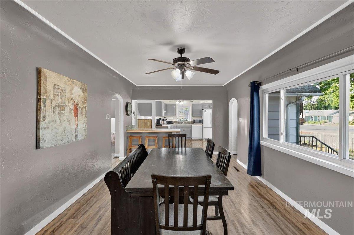 3216 S 10th Ave, Caldwell, Idaho 83605-5859, 6 Bedrooms, 2.5 Bathrooms, Residential For Sale, Price $460,000,MLS 98985679