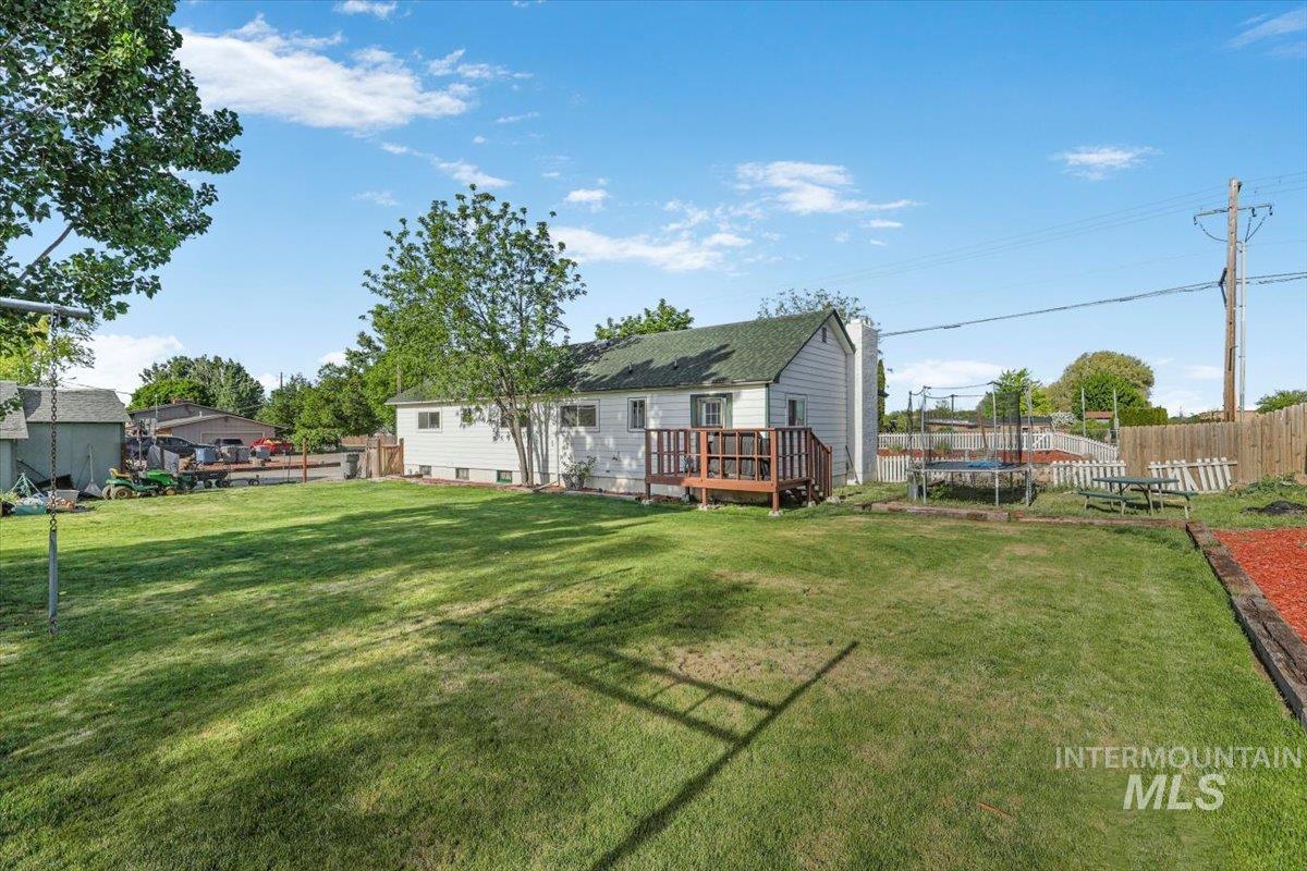 3216 S 10th Ave, Caldwell, Idaho 83605-5859, 6 Bedrooms, 2.5 Bathrooms, Residential For Sale, Price $460,000,MLS 98985679
