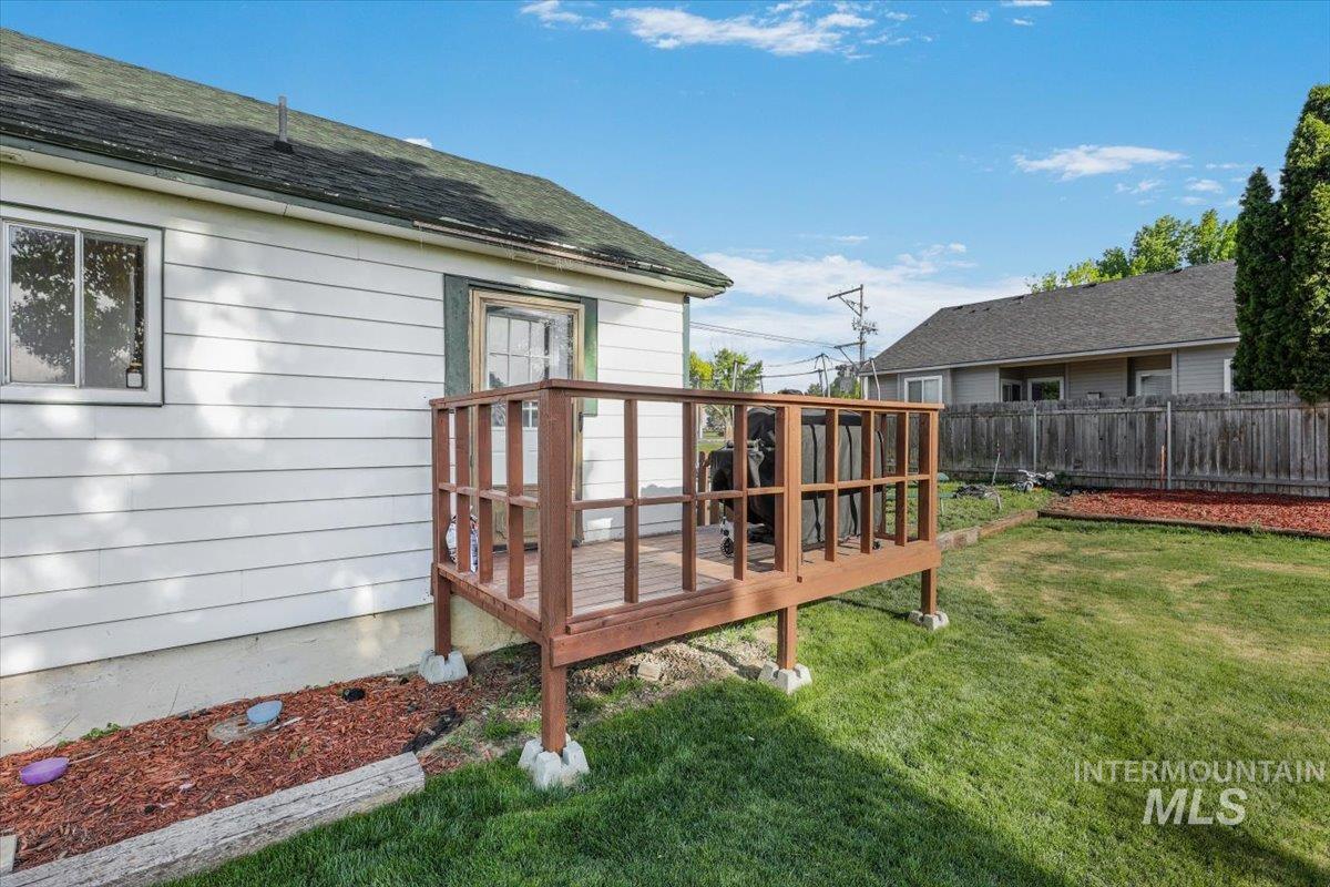 3216 S 10th Ave, Caldwell, Idaho 83605-5859, 6 Bedrooms, 2.5 Bathrooms, Residential For Sale, Price $460,000,MLS 98985679
