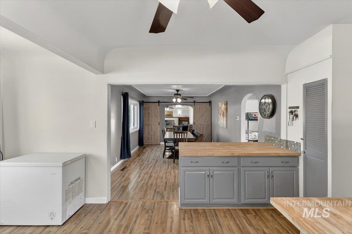 3216 S 10th Ave, Caldwell, Idaho 83605-5859, 6 Bedrooms, 2.5 Bathrooms, Residential For Sale, Price $460,000,MLS 98985679