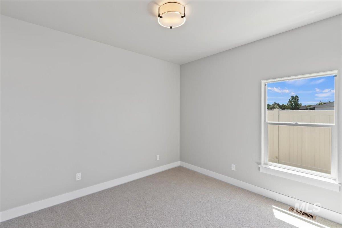 640 Full Moon Way, Twin Falls, Idaho 83301-8450, 4 Bedrooms, 2 Bathrooms, Residential For Sale, Price $564,900, 98985680