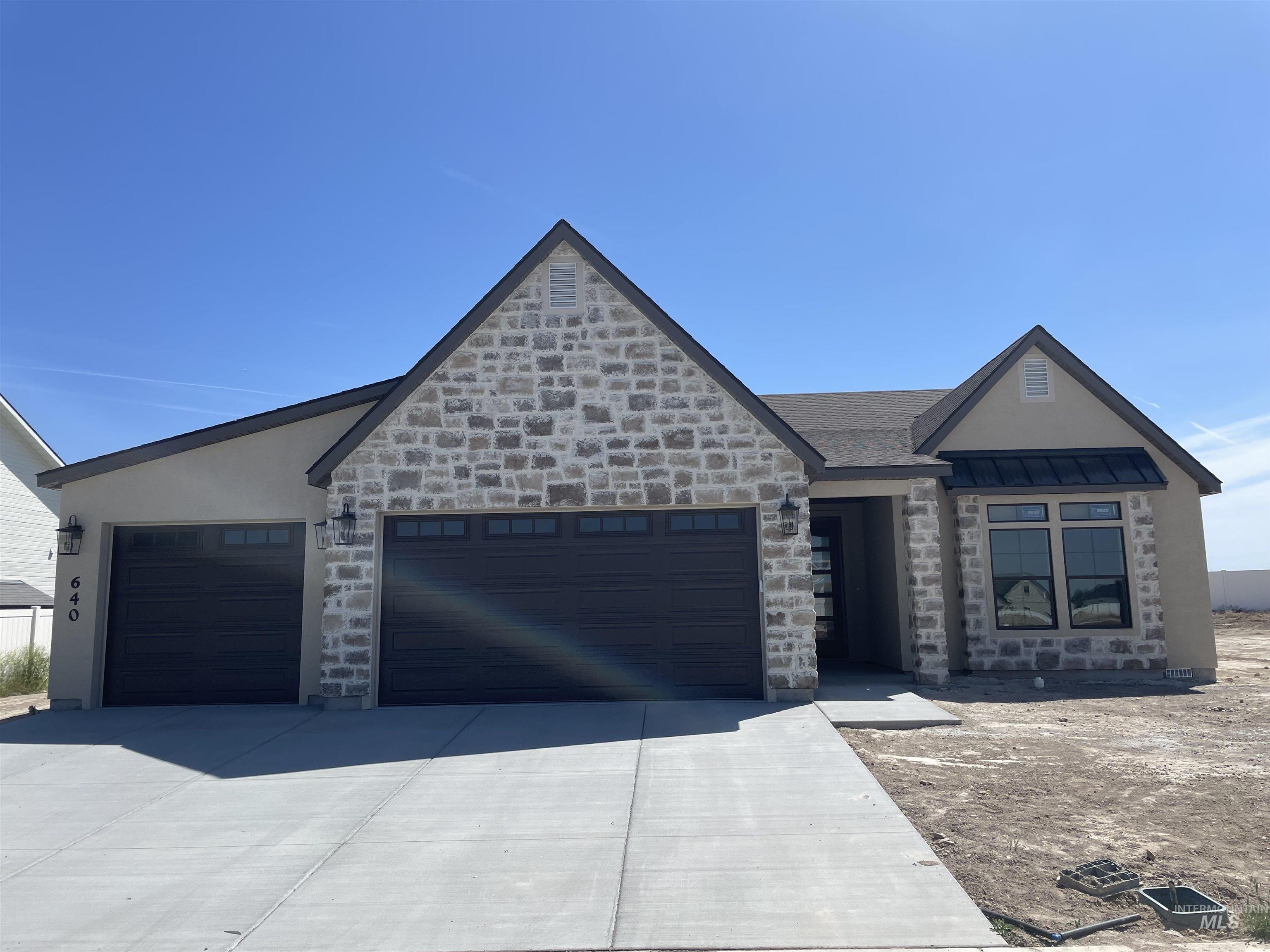 640 Full Moon Way, Twin Falls, Idaho 83301-8450, 4 Bedrooms, 2 Bathrooms, Residential For Sale, Price $564,900, 98985680