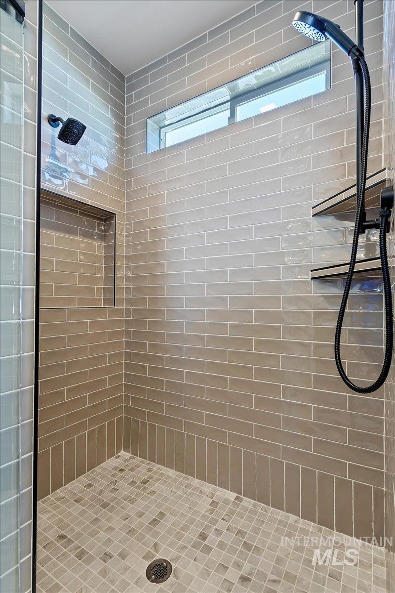 640 Full Moon Way, Twin Falls, Idaho 83301-8450, 4 Bedrooms, 2 Bathrooms, Residential For Sale, Price $564,900, 98985680