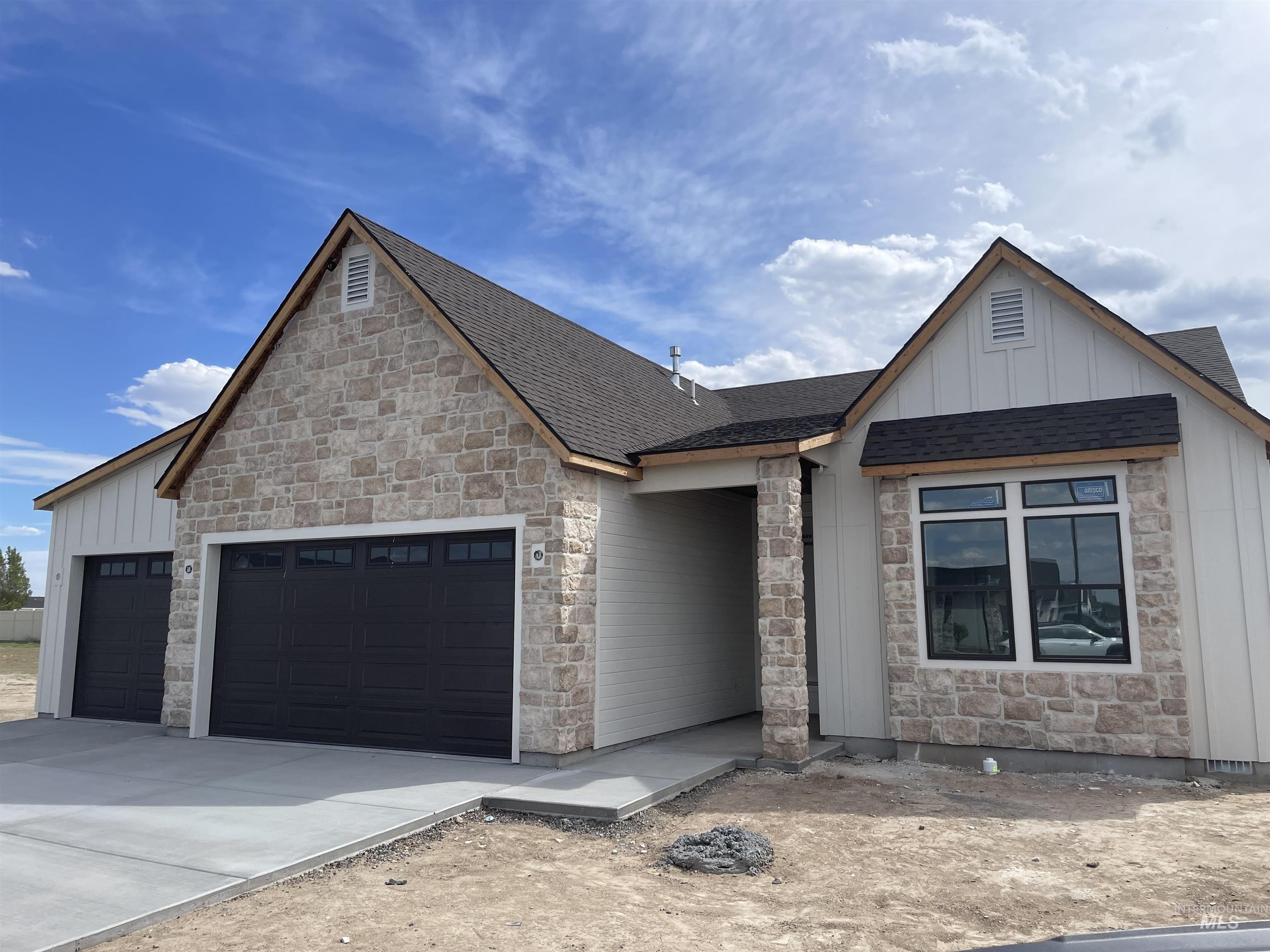 783 Kamiah Rd, Twin Falls, Idaho 83301-8450, 4 Bedrooms, 2 Bathrooms, Residential For Sale, Price $564,900,MLS 98985681