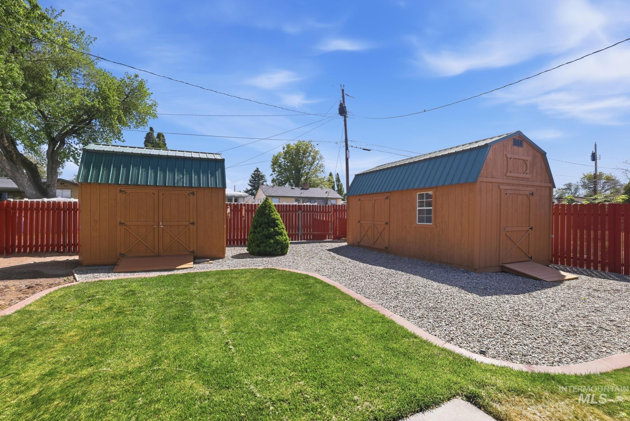 1984 Maple Ave, Twin Falls, Idaho 83301-6727, 2 Bedrooms, 1 Bathroom, Residential For Sale, Price $290,000,MLS 98985682