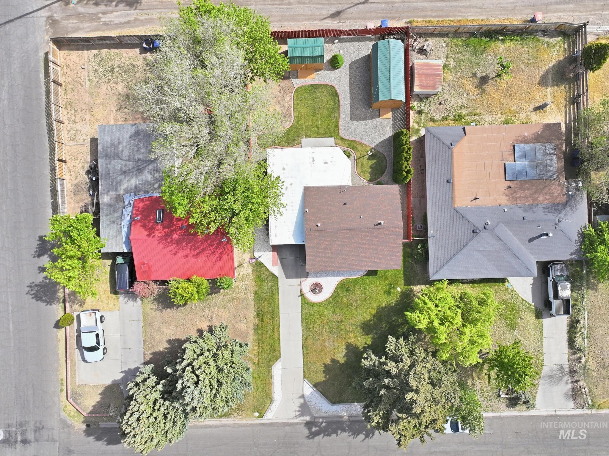 1984 Maple Ave, Twin Falls, Idaho 83301-6727, 2 Bedrooms, 1 Bathroom, Residential For Sale, Price $290,000,MLS 98985682