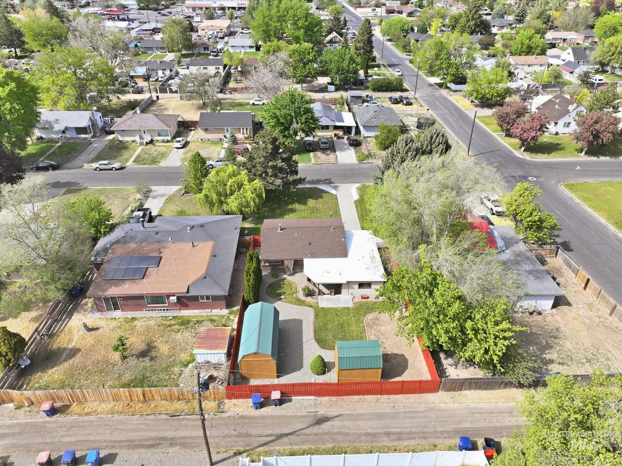 1984 Maple Ave, Twin Falls, Idaho 83301-6727, 2 Bedrooms, 1 Bathroom, Residential For Sale, Price $290,000,MLS 98985682
