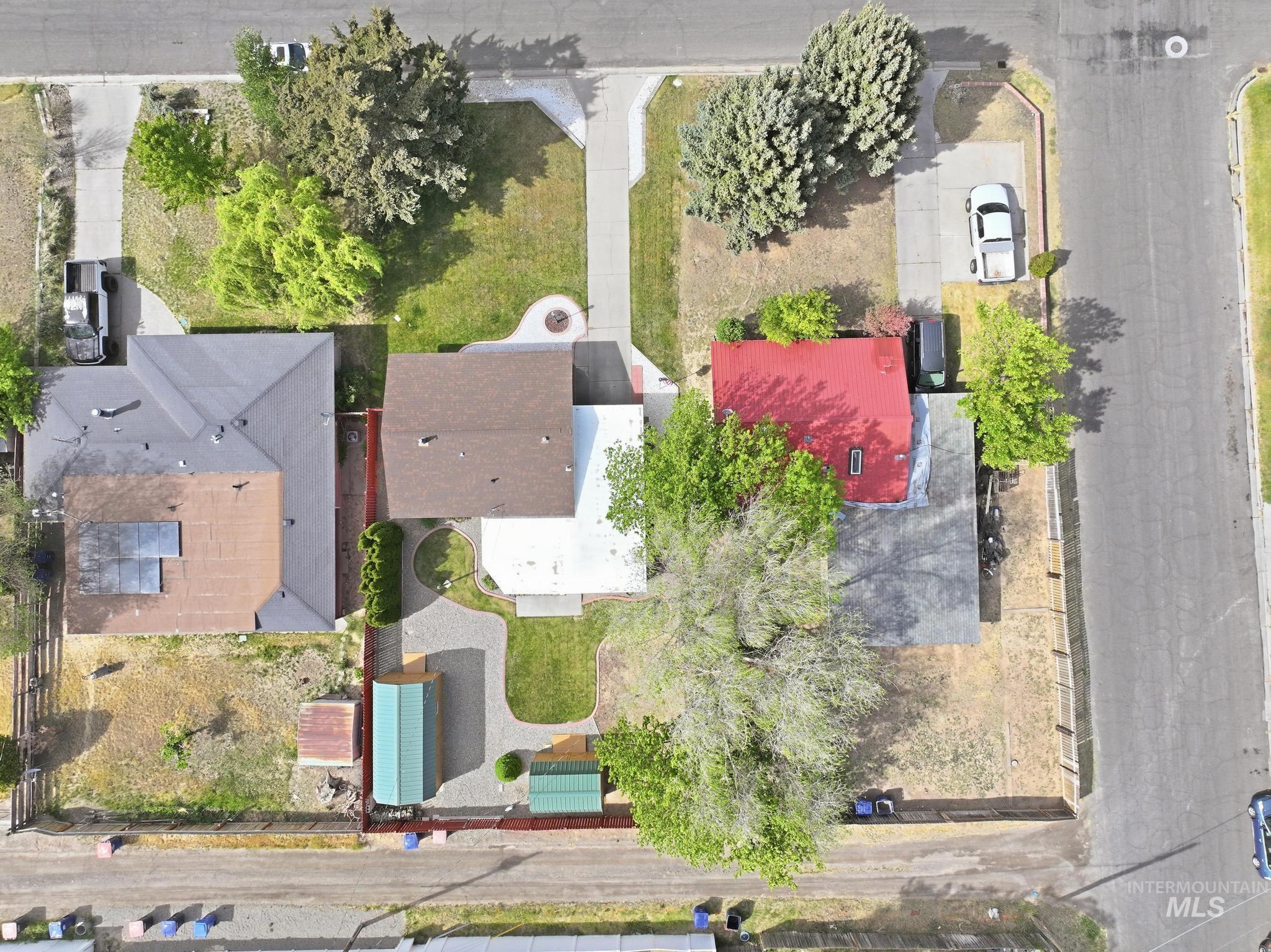 1984 Maple Ave, Twin Falls, Idaho 83301-6727, 2 Bedrooms, 1 Bathroom, Residential For Sale, Price $290,000,MLS 98985682