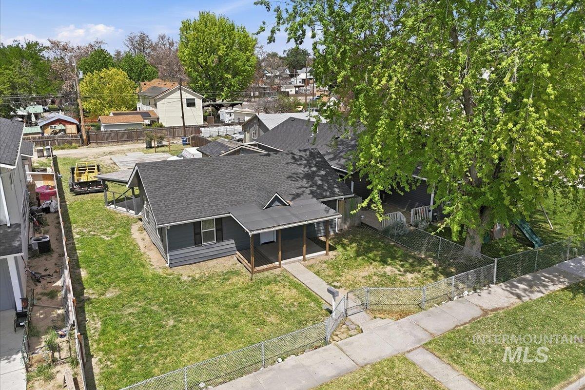 419 15th Ave N, Nampa, Idaho 83687, 2 Bedrooms, 1 Bathroom, Residential For Sale, Price $315,000,MLS 98985687