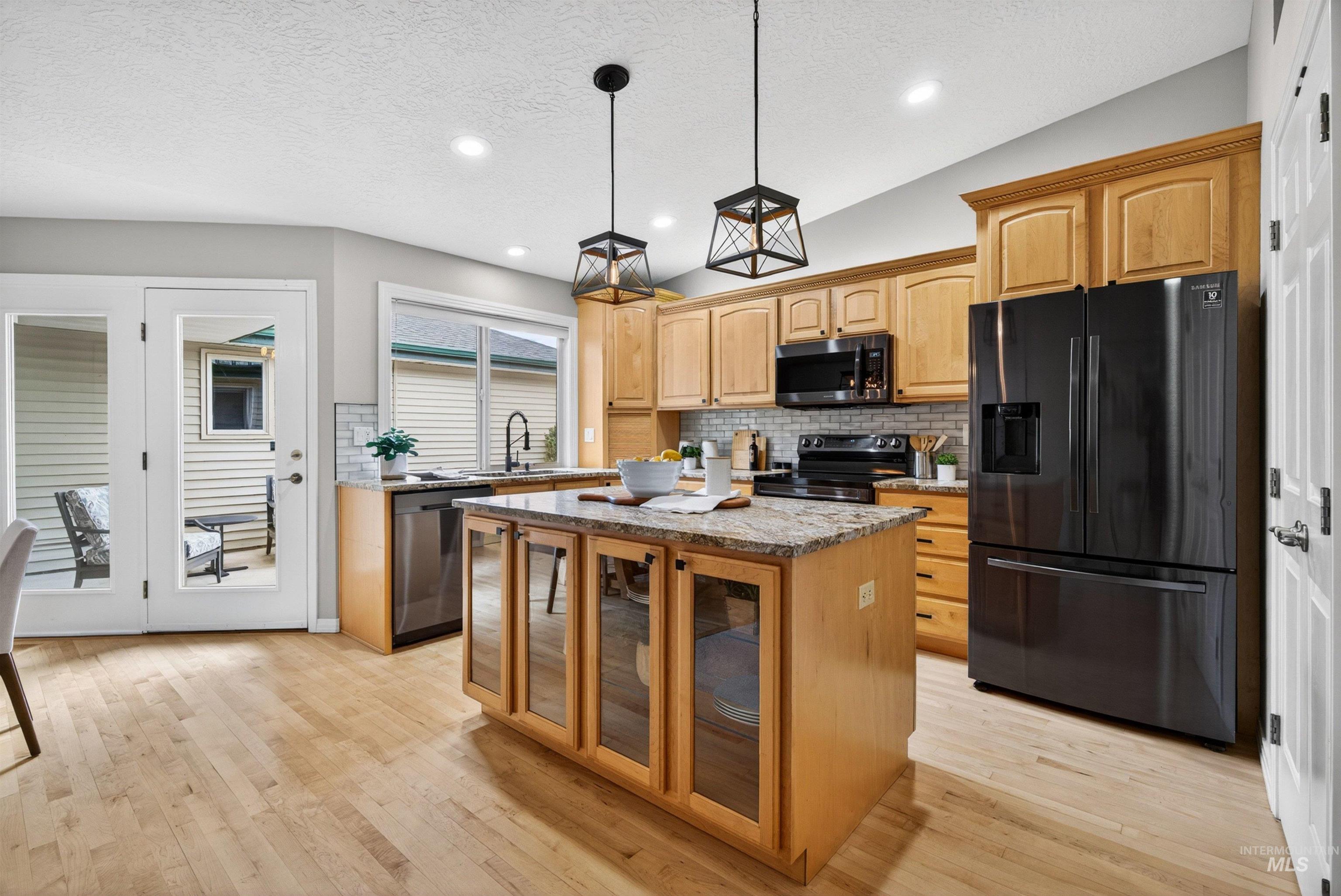 4023 N Bayou Lane, Boise, Idaho 83703-3035, 2 Bedrooms, 2 Bathrooms, Residential For Sale, Price $549,000,MLS 98985688