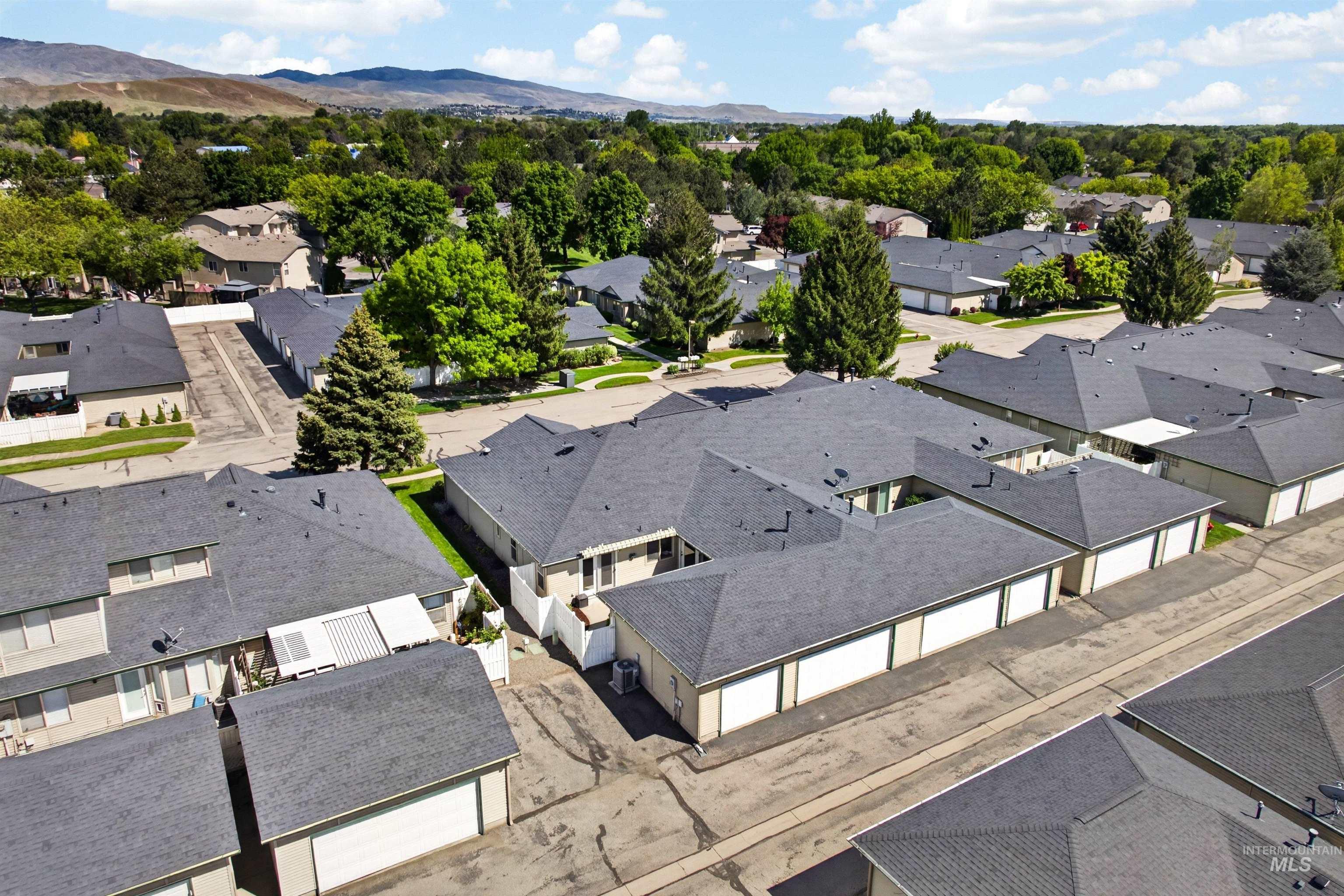4023 N Bayou Lane, Boise, Idaho 83703-3035, 2 Bedrooms, 2 Bathrooms, Residential For Sale, Price $549,000,MLS 98985688