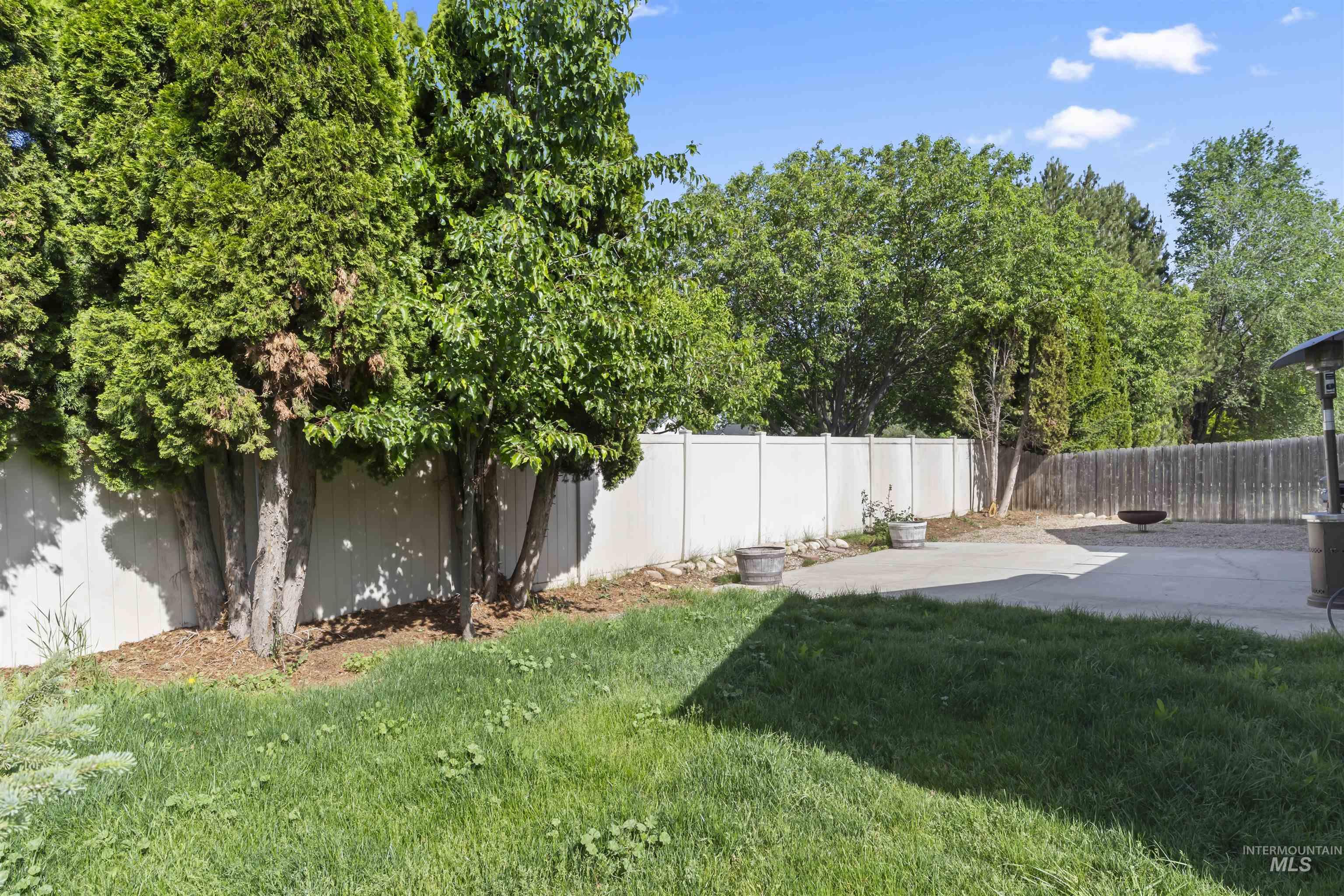 1127 N Lightning, Meridian, Idaho 83642, 3 Bedrooms, 2 Bathrooms, Residential For Sale, Price $445,000,MLS 98985691
