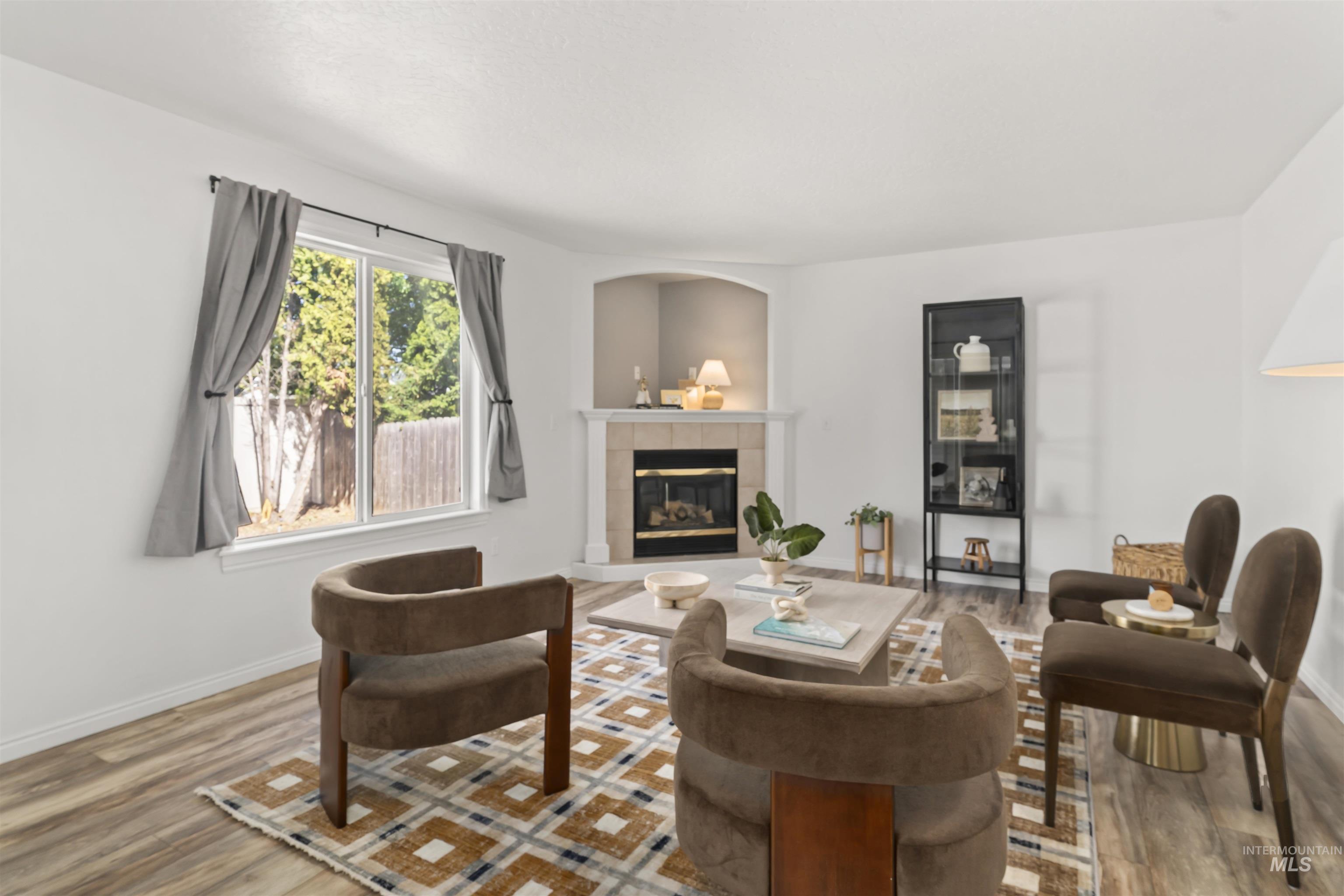 1127 N Lightning, Meridian, Idaho 83642, 3 Bedrooms, 2 Bathrooms, Residential For Sale, Price $445,000,MLS 98985691