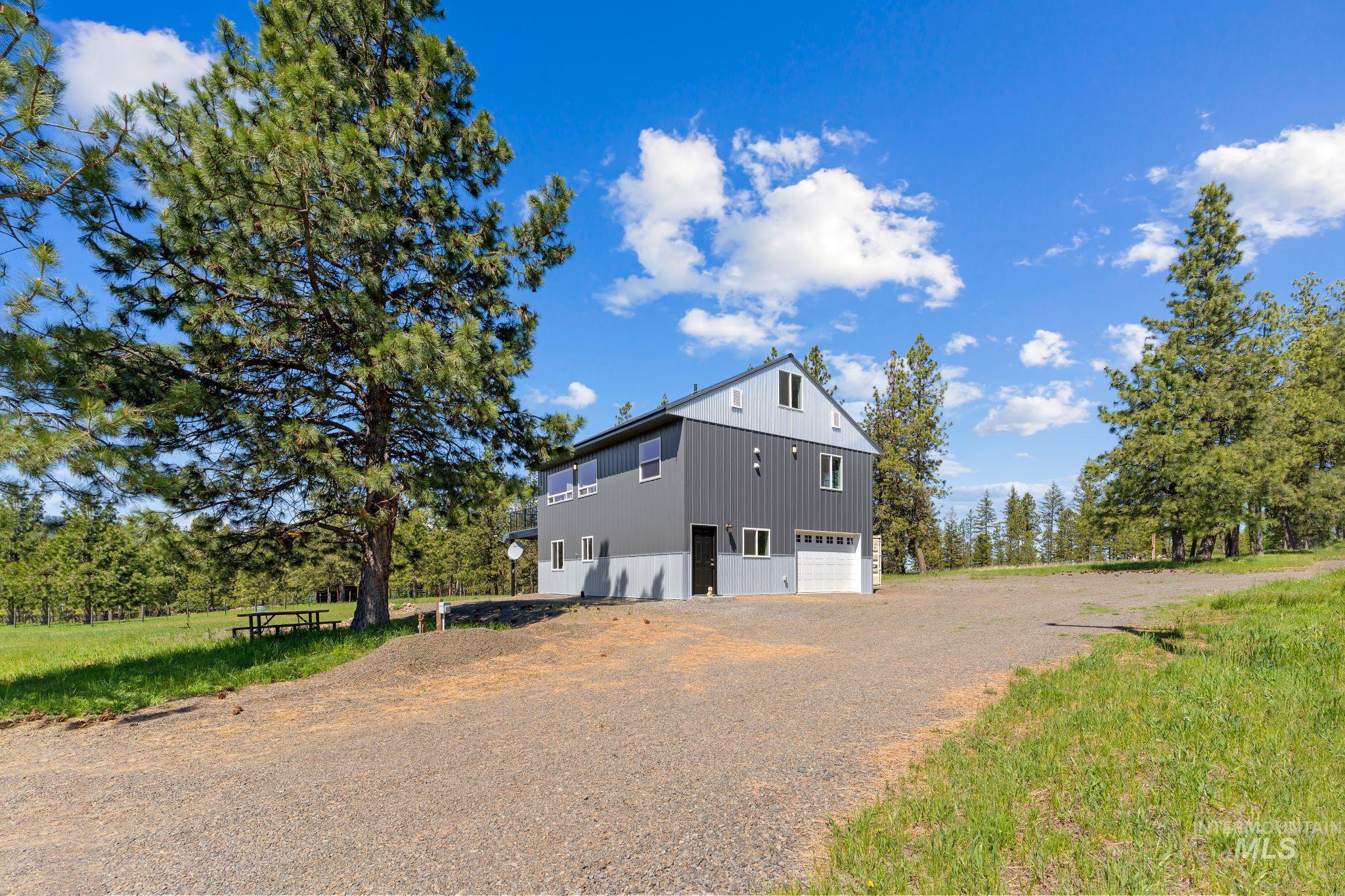 507 Bearlea Road, Anatone, Washington 99402, 2 Bedrooms, 2 Bathrooms, Residential For Sale, Price $499,500,MLS 98985693