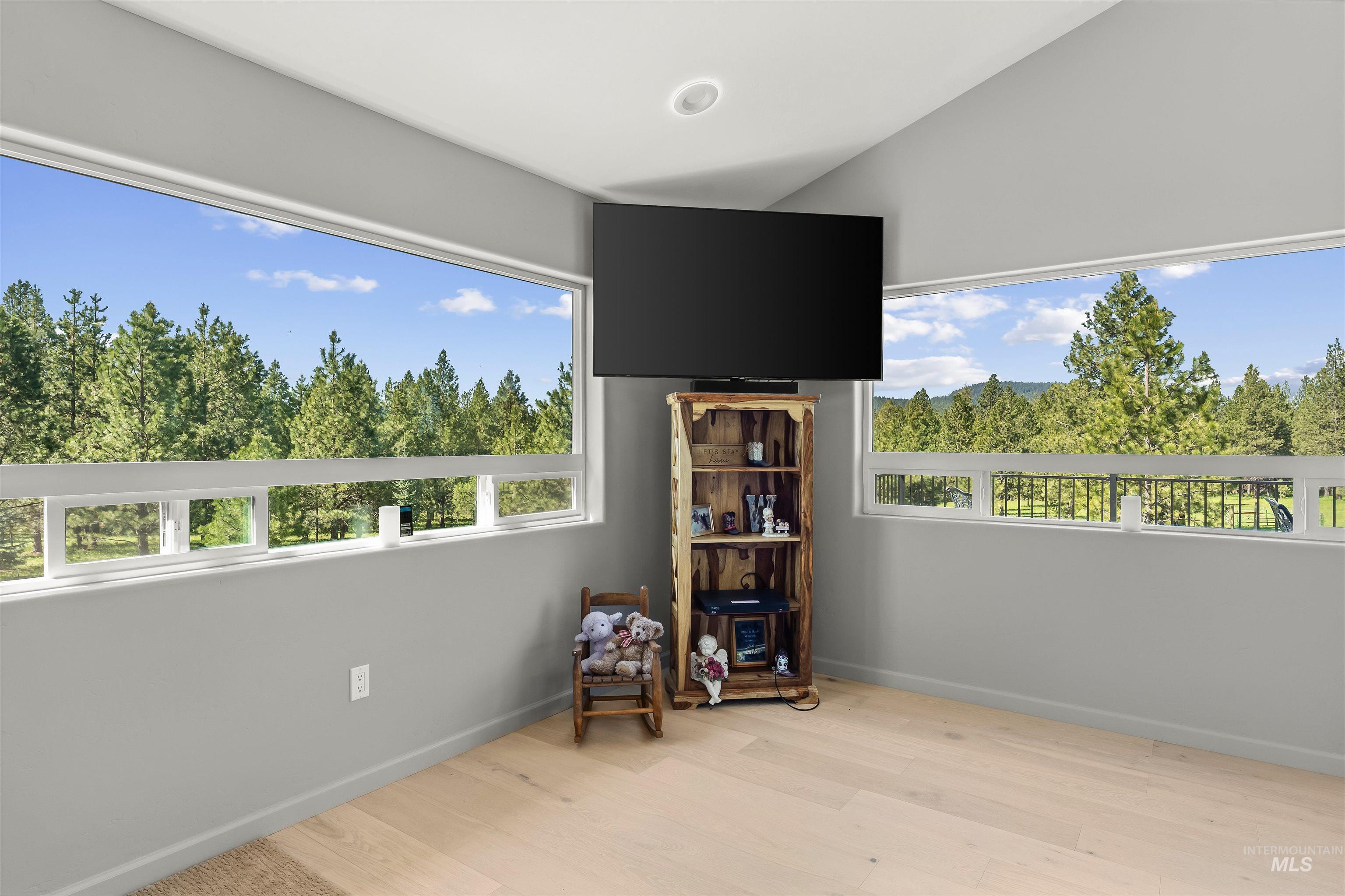 507 Bearlea Road, Anatone, Washington 99402, 2 Bedrooms, 2 Bathrooms, Residential For Sale, Price $499,500,MLS 98985693