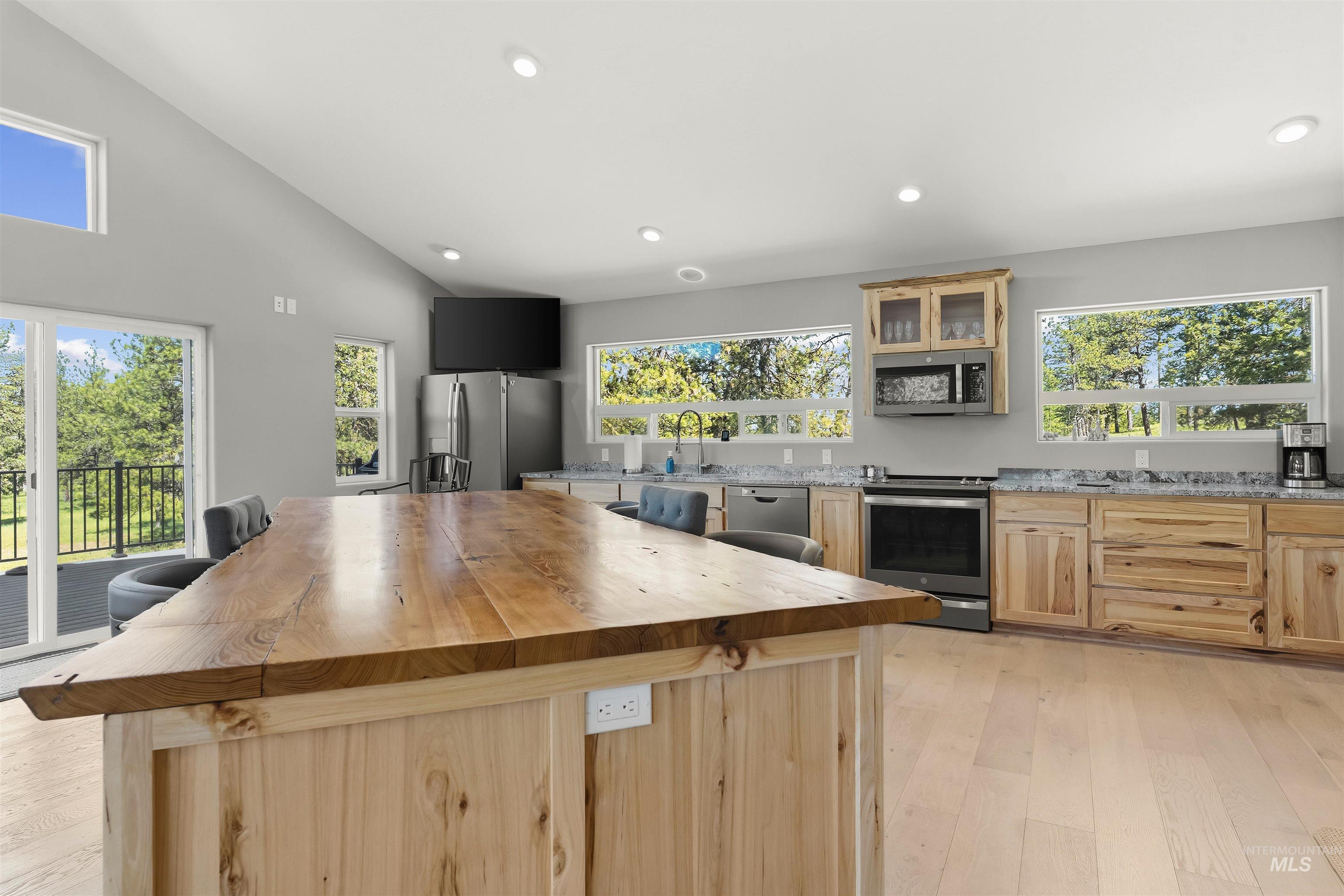 507 Bearlea Road, Anatone, Washington 99402, 2 Bedrooms, 2 Bathrooms, Residential For Sale, Price $499,500,MLS 98985693