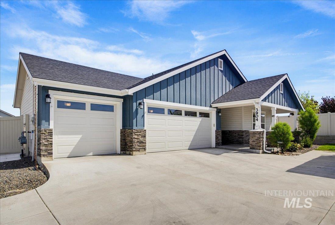 3904 E Berwick Dr, Nampa, Idaho 83687, 3 Bedrooms, 2 Bathrooms, Residential For Sale, Price $519,990,MLS 98985694
