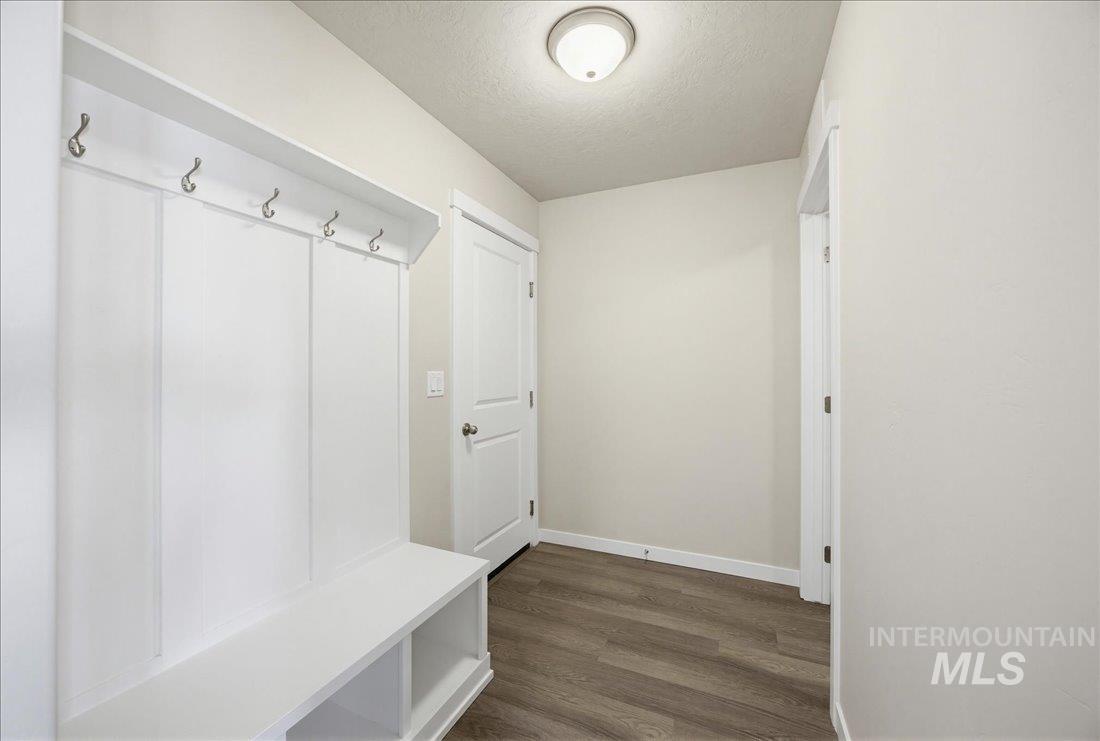 3904 E Berwick Dr, Nampa, Idaho 83687, 3 Bedrooms, 2 Bathrooms, Residential For Sale, Price $519,990,MLS 98985694