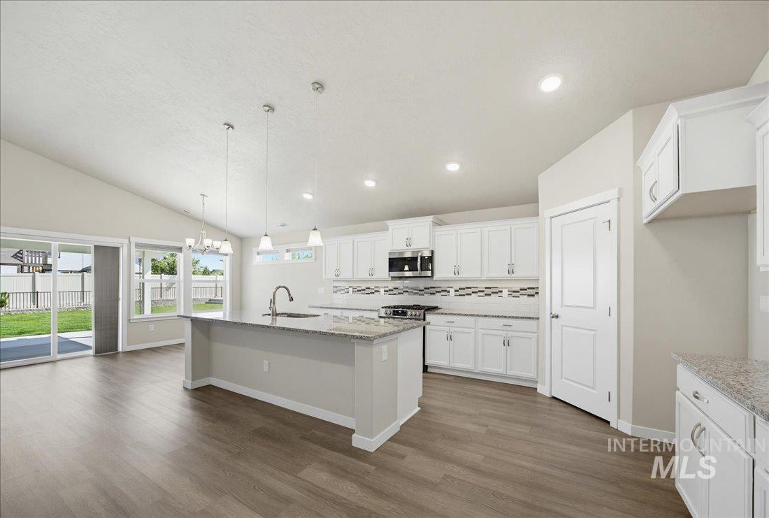 3904 E Berwick Dr, Nampa, Idaho 83687, 3 Bedrooms, 2 Bathrooms, Residential For Sale, Price $519,990,MLS 98985694