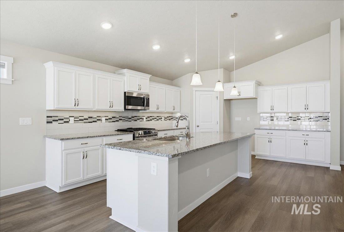 3904 E Berwick Dr, Nampa, Idaho 83687, 3 Bedrooms, 2 Bathrooms, Residential For Sale, Price $519,990,MLS 98985694