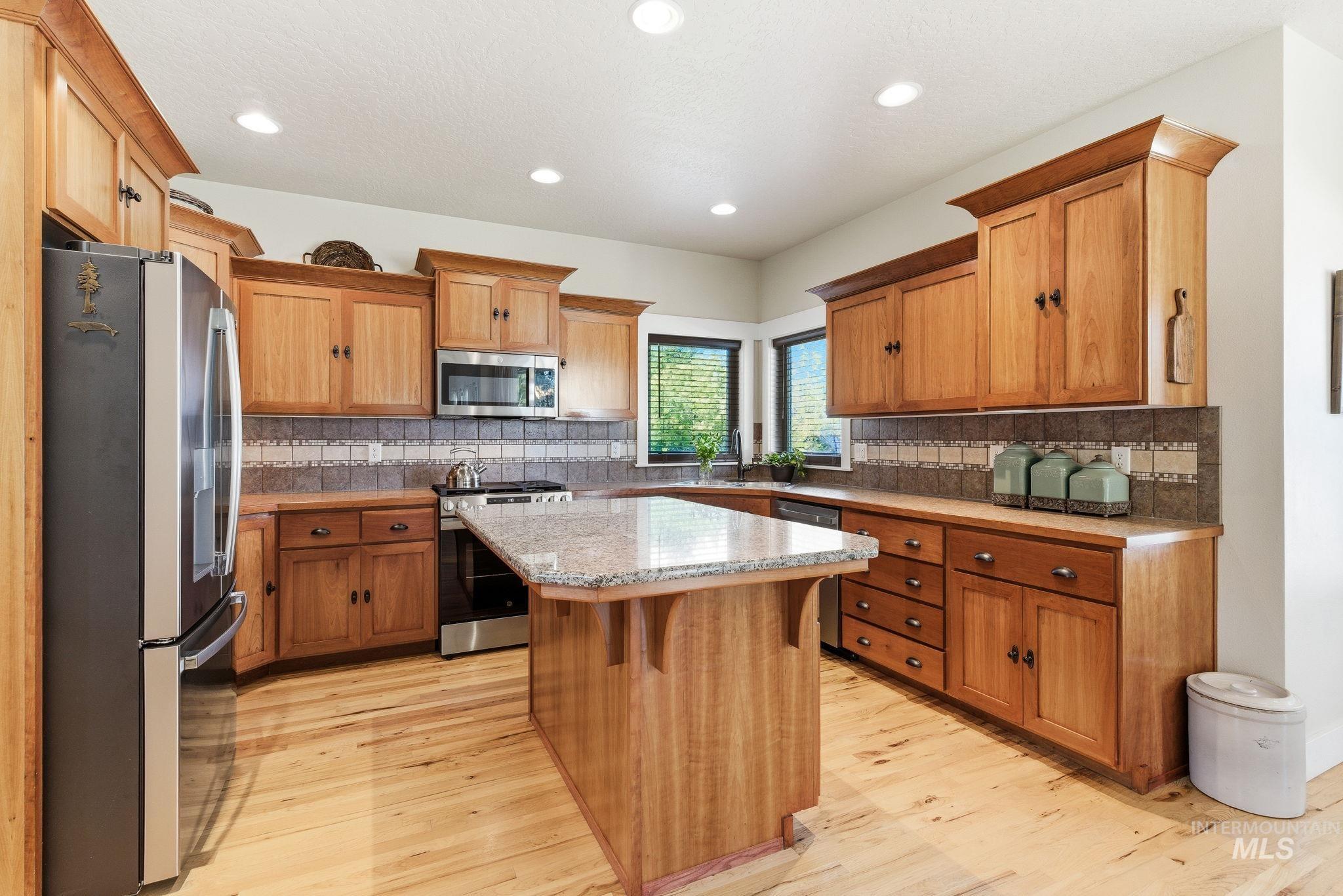 11470 S Cross Slope Pl., Nampa, Idaho 83686, 3 Bedrooms, 3 Bathrooms, Residential For Sale, Price $574,900, 98985695