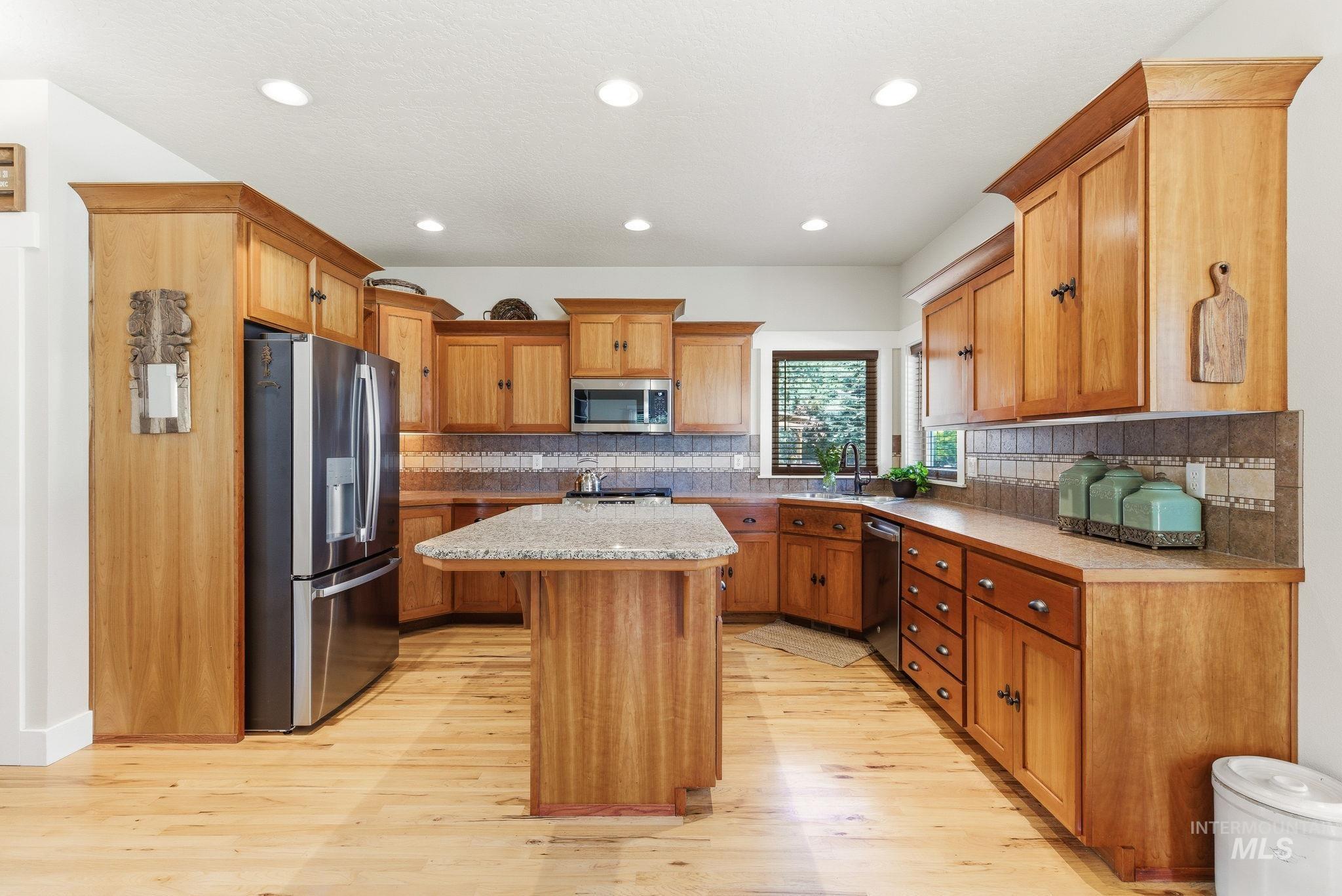 11470 S Cross Slope Pl., Nampa, Idaho 83686, 3 Bedrooms, 3 Bathrooms, Residential For Sale, Price $574,900, 98985695