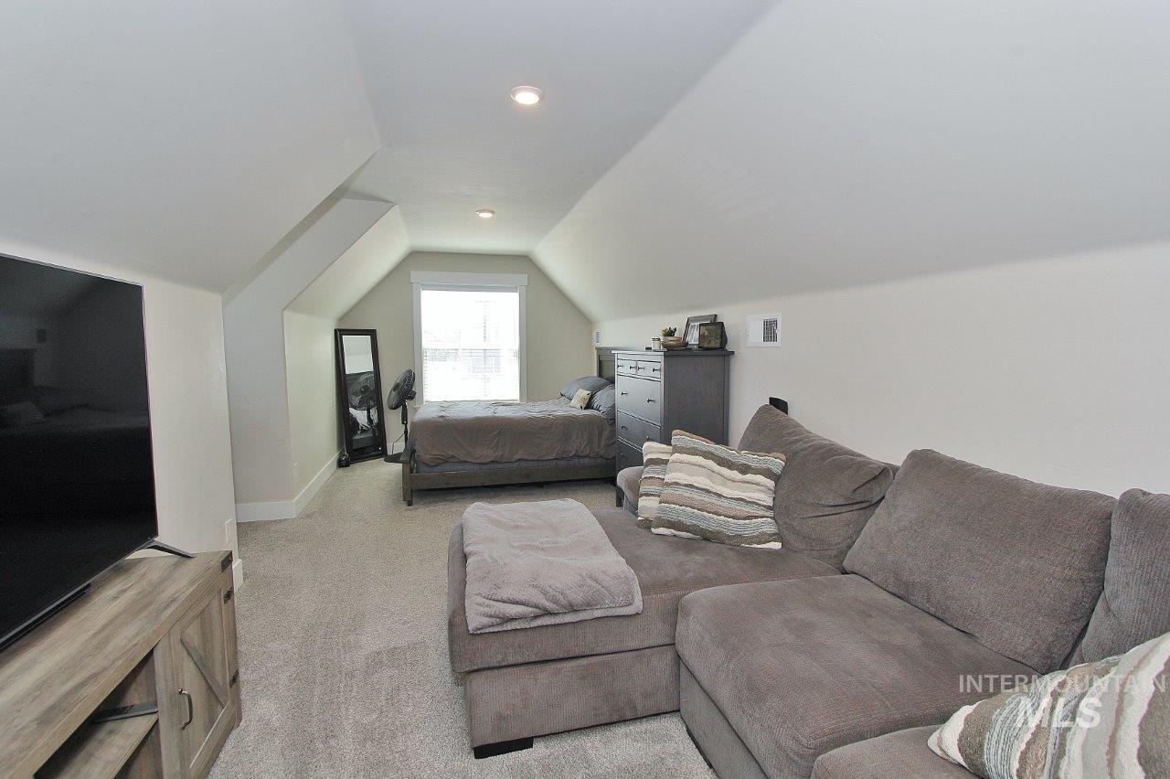 5041 N Pierce Park Ln, Boise, Idaho 83714, 4 Bedrooms, 3 Bathrooms, Residential For Sale, Price $775,000,MLS 98985697