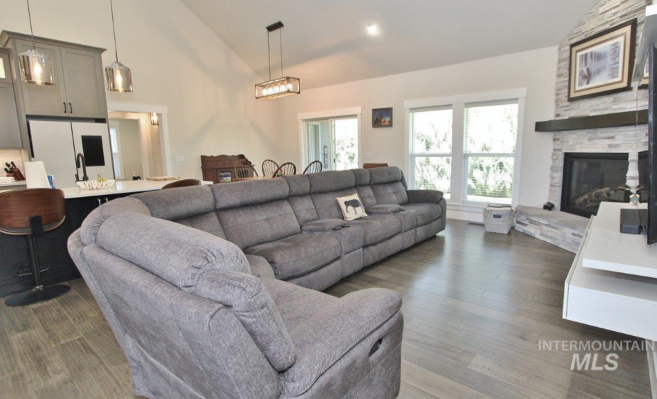 5041 N Pierce Park Ln, Boise, Idaho 83714, 4 Bedrooms, 3 Bathrooms, Residential For Sale, Price $775,000,MLS 98985697