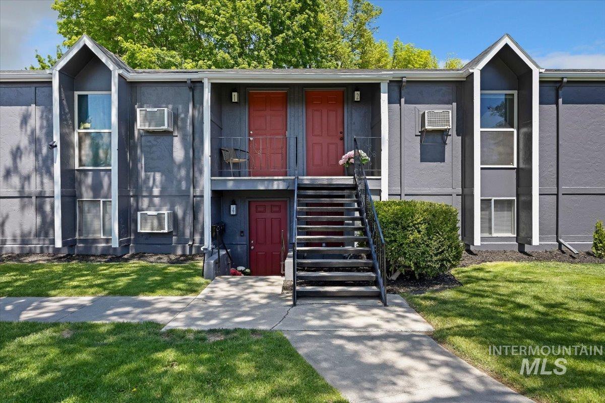 1625 Shoup Avenue E, Twin Falls, Idaho 83301, 2 Bedrooms, 1 Bathroom, Residential Income For Sale, Price $920,000,MLS 98985698