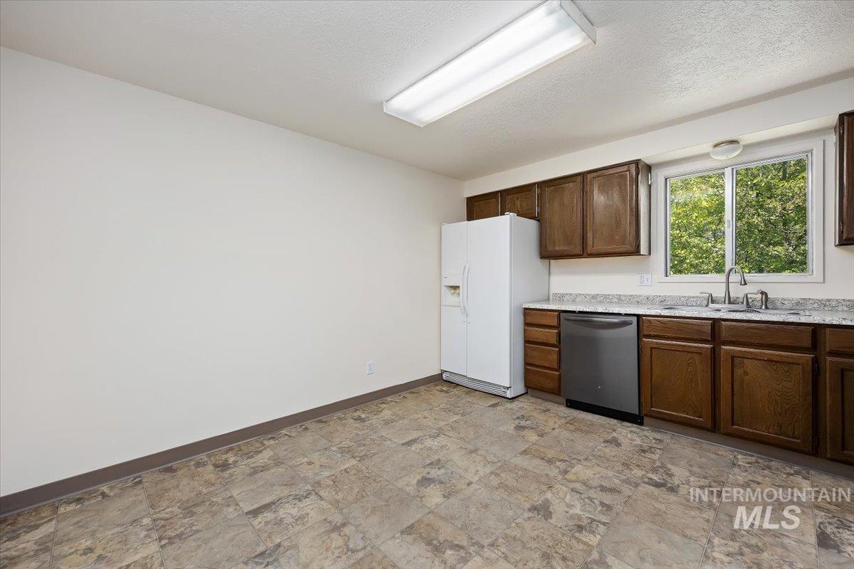 1625 Shoup Avenue E, Twin Falls, Idaho 83301, 2 Bedrooms, 1 Bathroom, Residential Income For Sale, Price $920,000,MLS 98985698