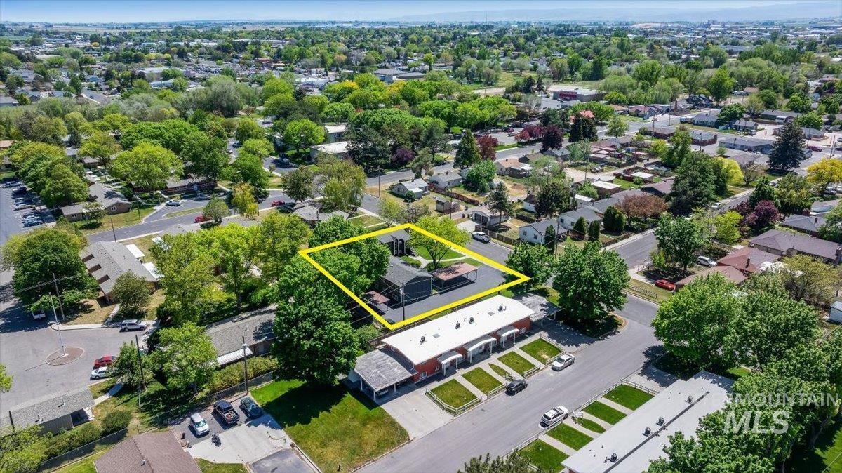 1625 Shoup Avenue E, Twin Falls, Idaho 83301, 2 Bedrooms, 1 Bathroom, Residential Income For Sale, Price $920,000,MLS 98985698